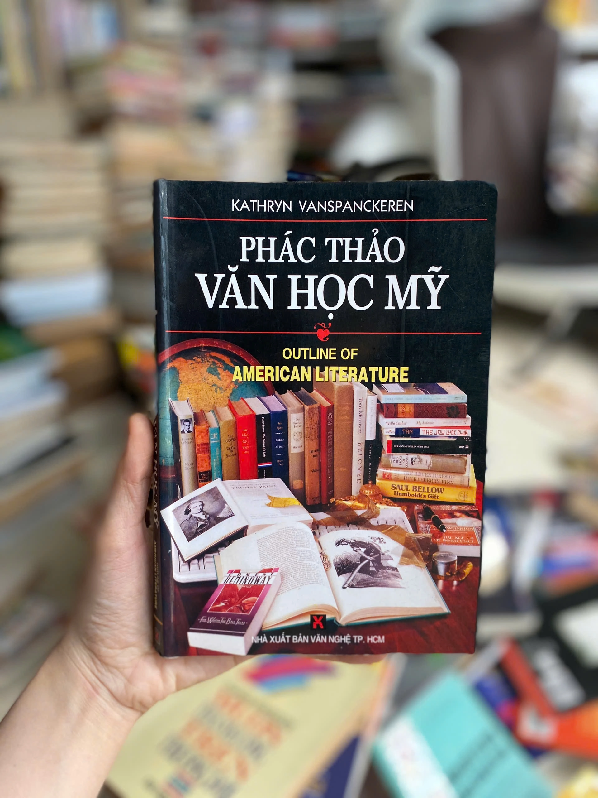 Phác Thảo Văn Học Mỹ by Kathryn Vanspanckeren - Sách Book Cover - Ngọc Hiển Books