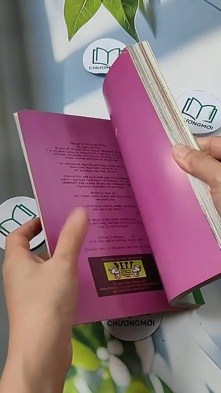 Captain Underpants and the Attack of the Talking Toilets - Dav Pilkey 703114