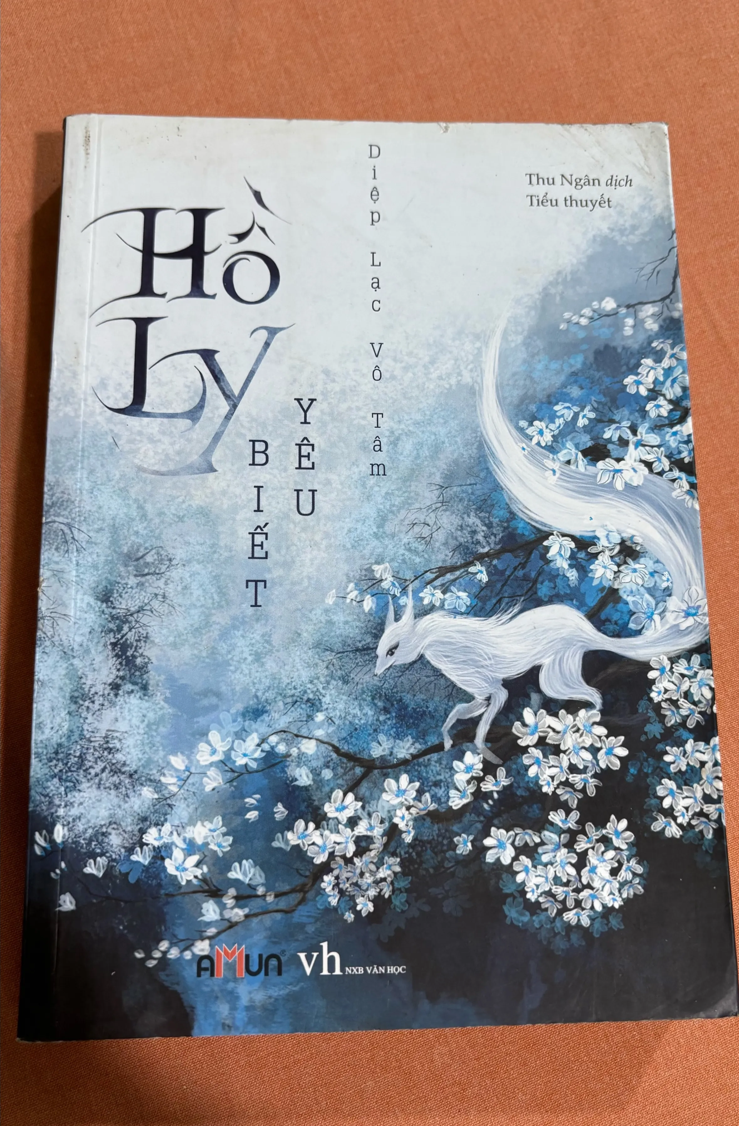 Hồ ly biết yêu by  - Sách Book Cover - Ngọc Hiển Books