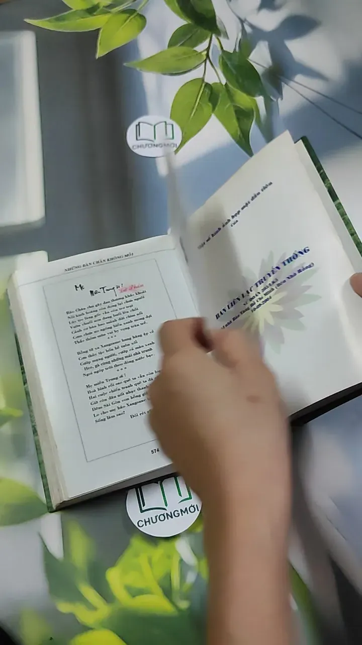 [MIỄN PHÍ BỌC SÁCH] Những Bàn Chân Không Mỏi 1: Ra Trận (Truyện Ký) 750805