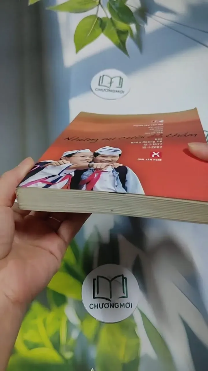 Tuyển Tập Thơ: Những Nụ Cười Đỏ Thắm (Kỷ Niệm 30 Năm Ngày Thành Lập Báo Khăn Quàng Đỏ) 707256