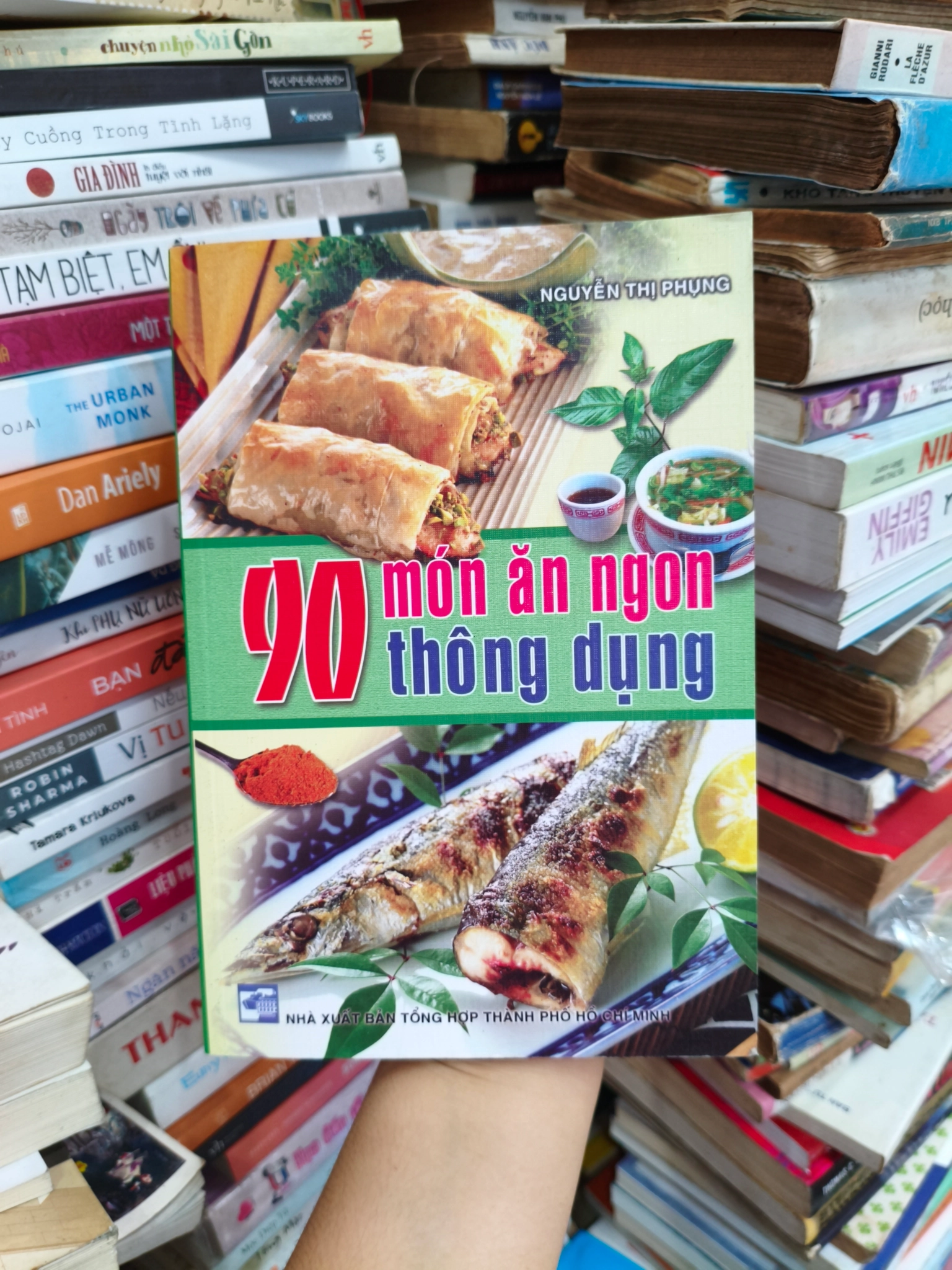 90 món ăn ngon thông dụng 🌱 by  - Sách Book Cover - Ngọc Hiển Books