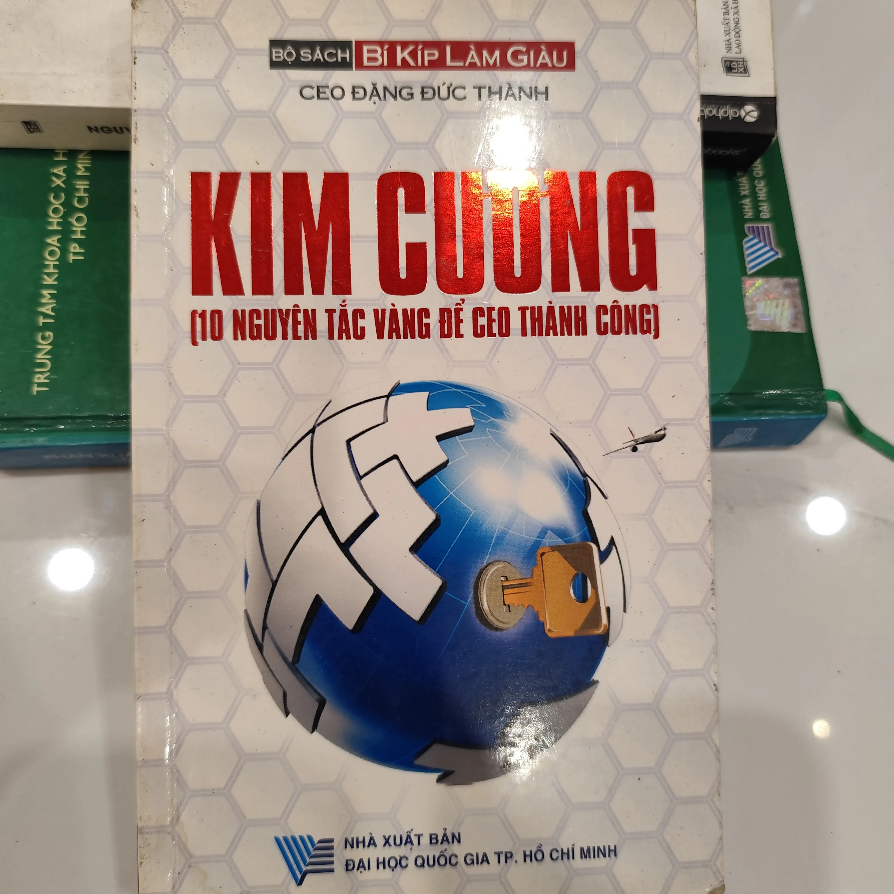 Kim cương (10 nguyên tắc vàng để CEO thành công)