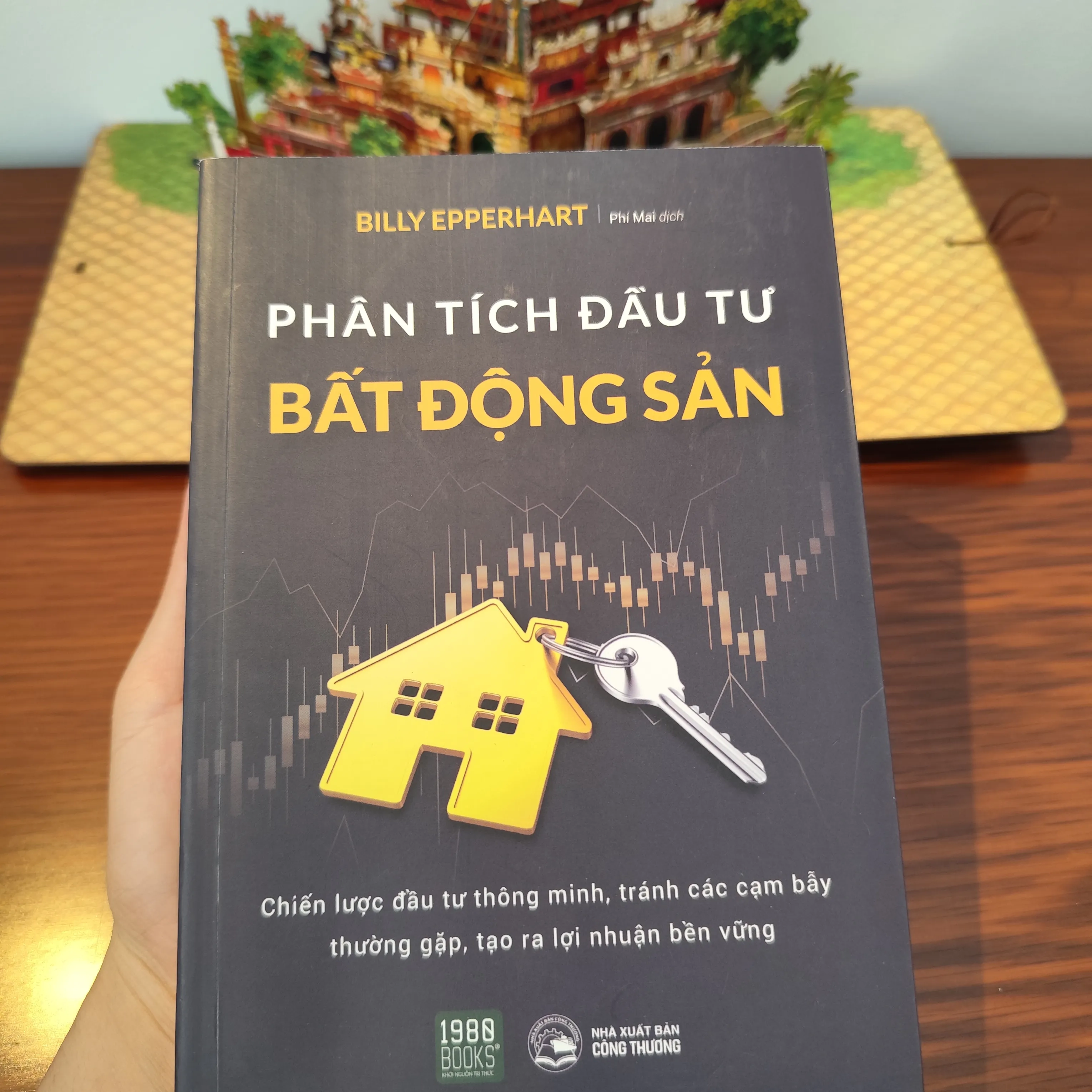 Phân tích đầu tư bất động sản by  - Sách Book Cover - Ngọc Hiển Books
