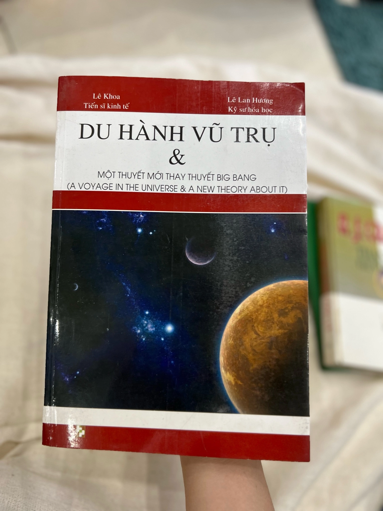 Du hành vũ trụ và một thuyết mới thay thuyết big bang by  - Sách Book Cover - Ngọc Hiển Books