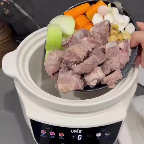 Nồi kho hầm dưỡng sinh 5 in 1 UNIE USC888