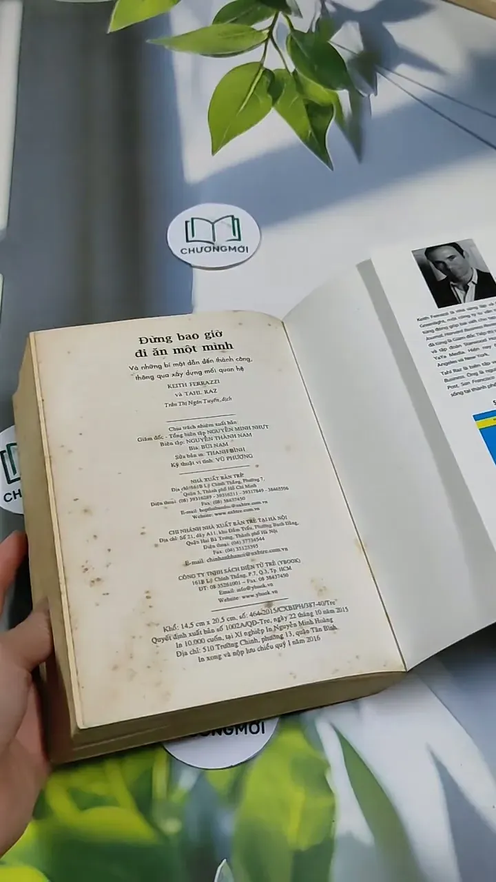 Đừng Bao Giờ Đi Ăn Một Mình 705698