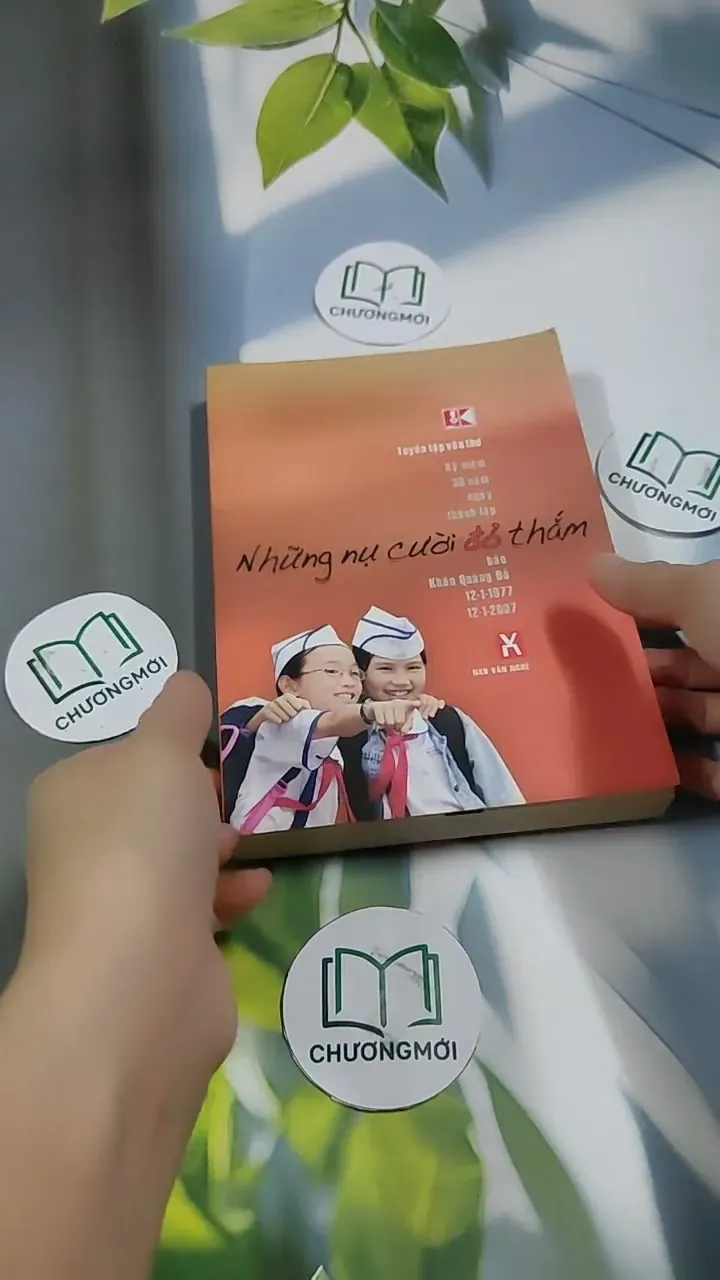 Tuyển Tập Thơ: Những Nụ Cười Đỏ Thắm (Kỷ Niệm 30 Năm Ngày Thành Lập Báo Khăn Quàng Đỏ) 707256