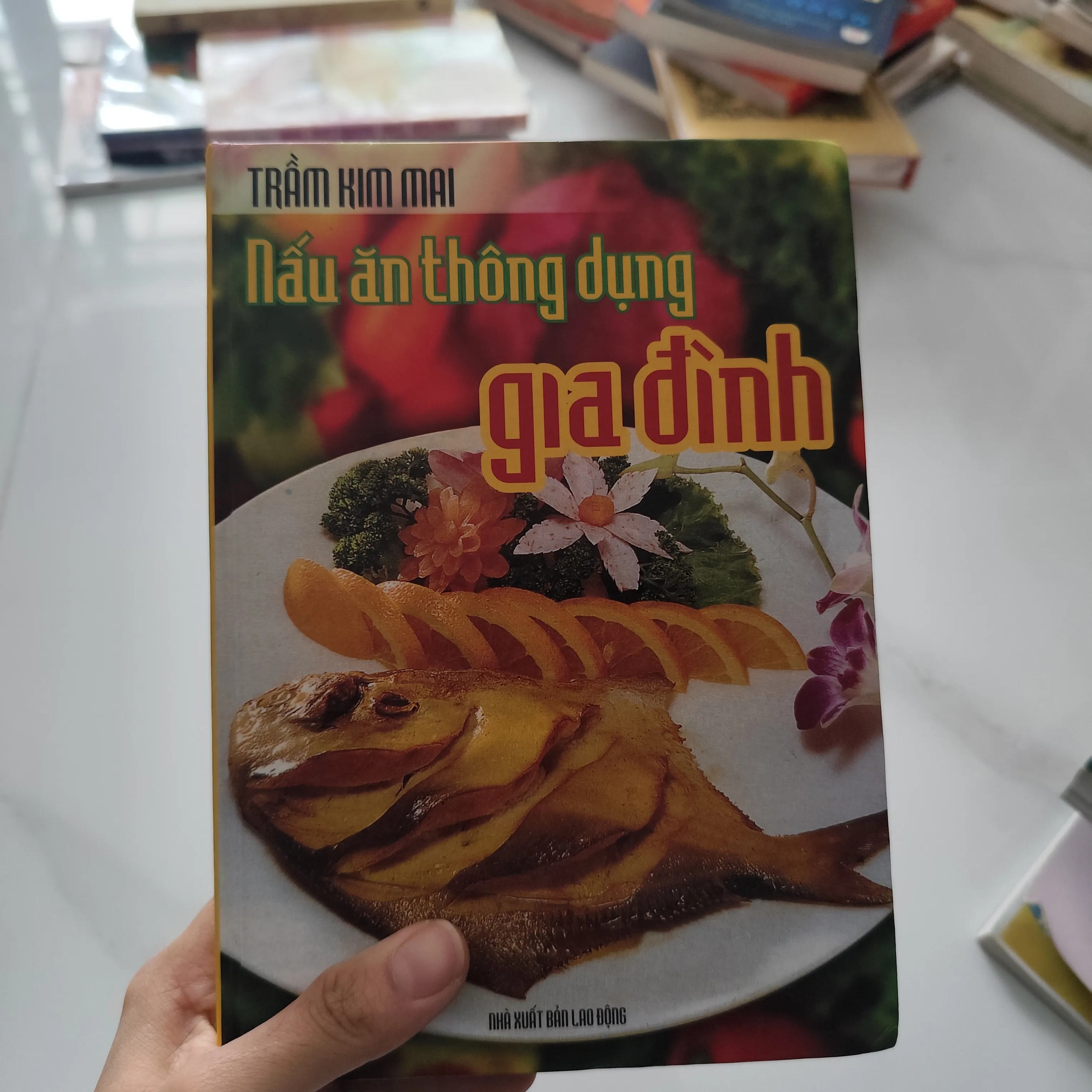 Nấu ăn thông dụng gia đình by  - Sách Book Cover - Ngọc Hiển Books