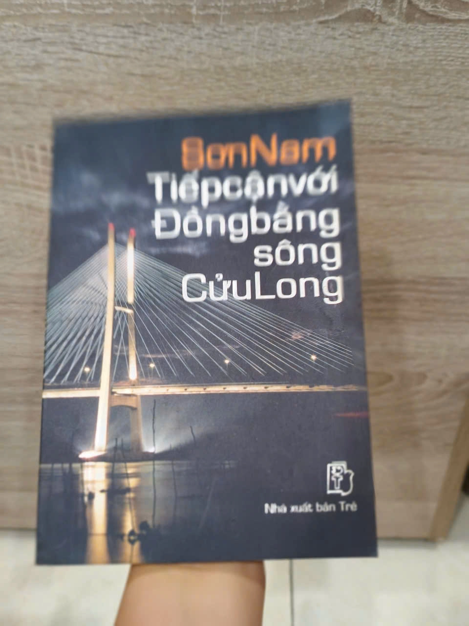 Tiếp Cận Với Đồng Bằng Sông Cửu Long by  - Sách Book Cover - Ngọc Hiển Books
