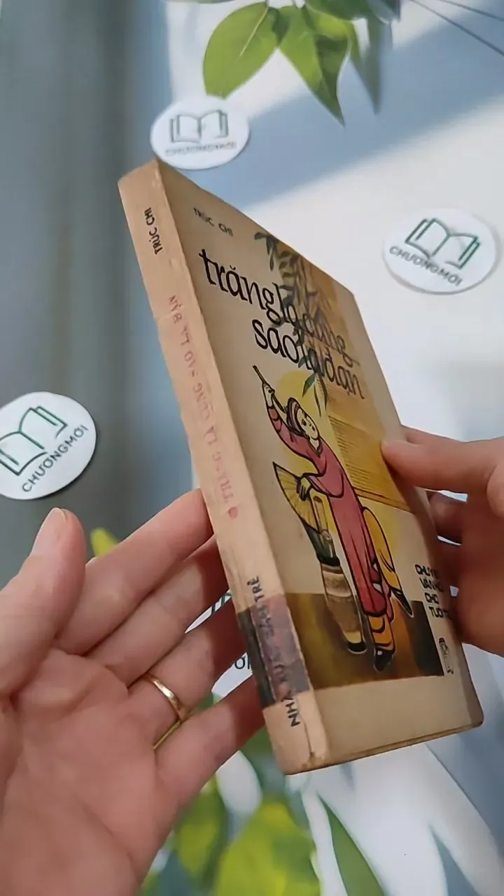 [MIỄN PHÍ BỌC SÁCH] Trăng Là Cung Sao Là Đạn - Trúc Chi 713815