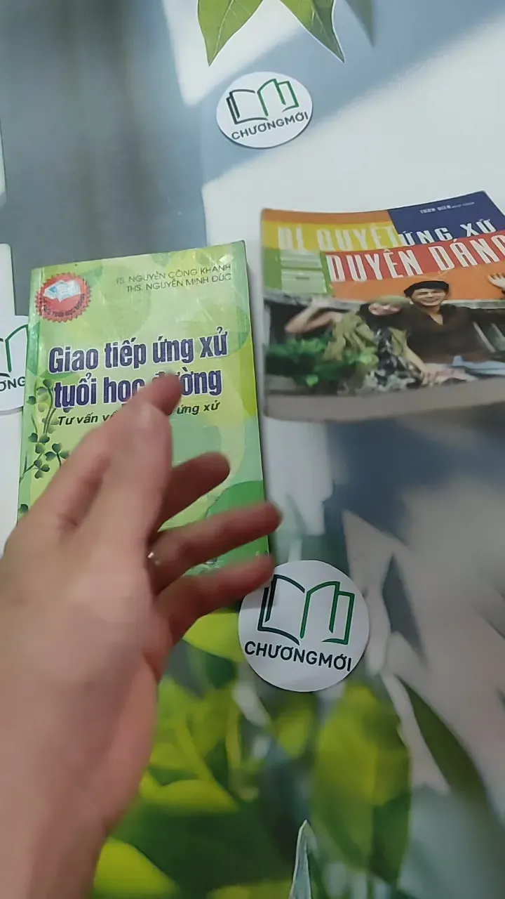 Combo: Giao Tiếp Ứng Xử Tuổi Học Đường, Bí Quyết Ứng Xử Duyên Dáng - Nguyễn Hồi Loan 787022