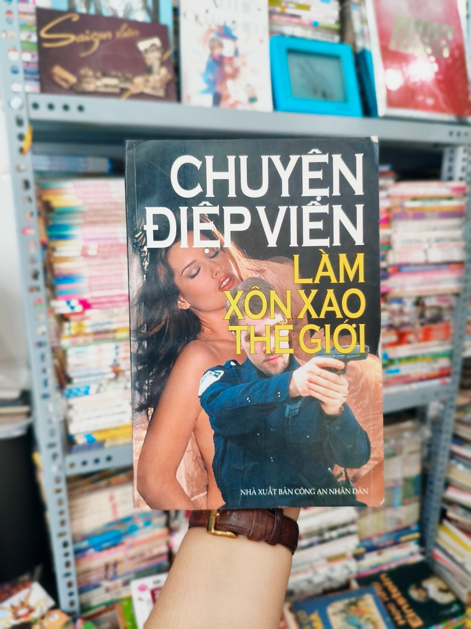 Chuyên điệp viên làm xôn xao thế giới 🌱 by  - Sách Book Cover - Ngọc Hiển Books