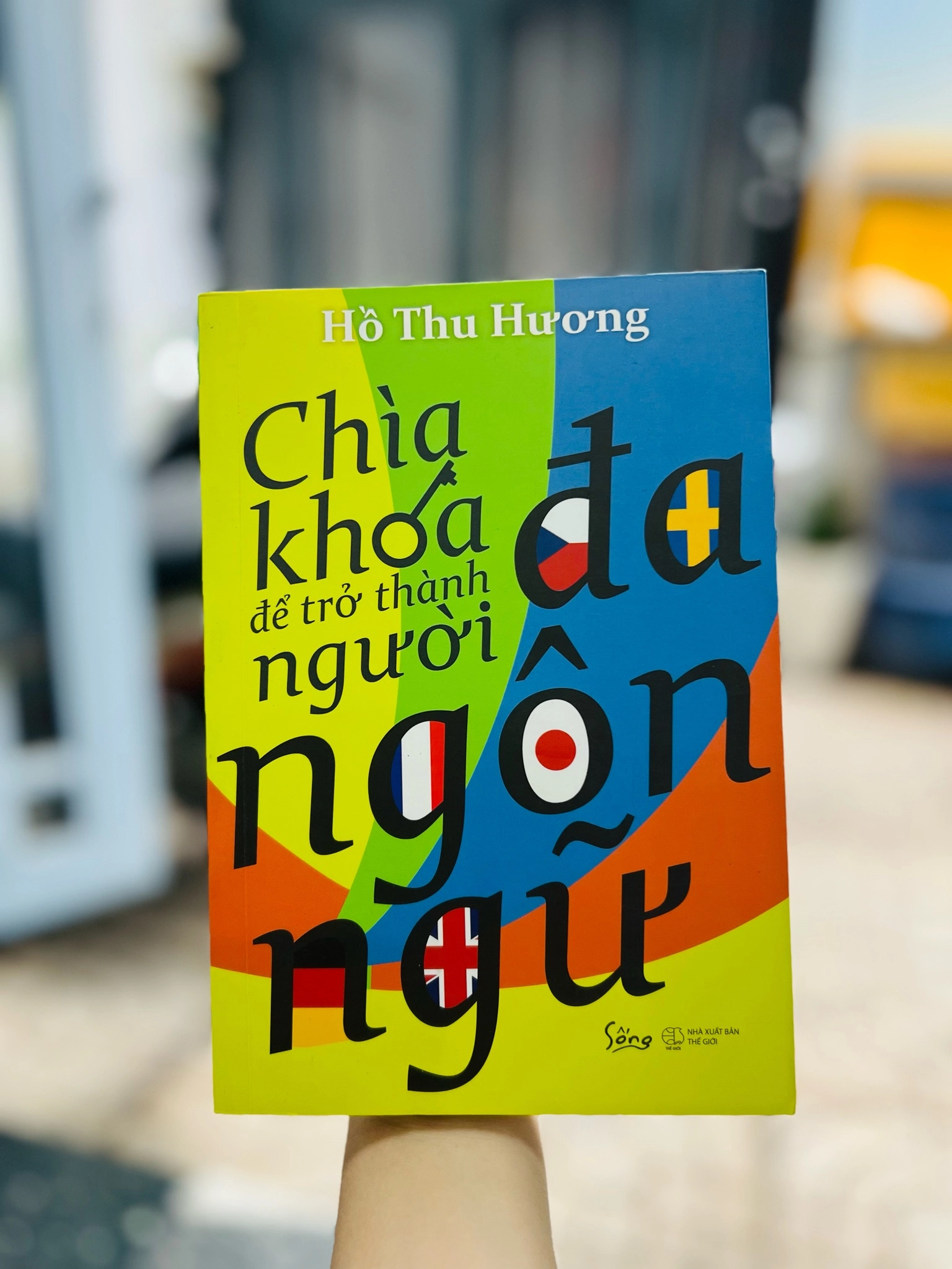Chìa khoá để trở thành người đa ngôn ngữ by  - Sách Book Cover - Ngọc Hiển Books