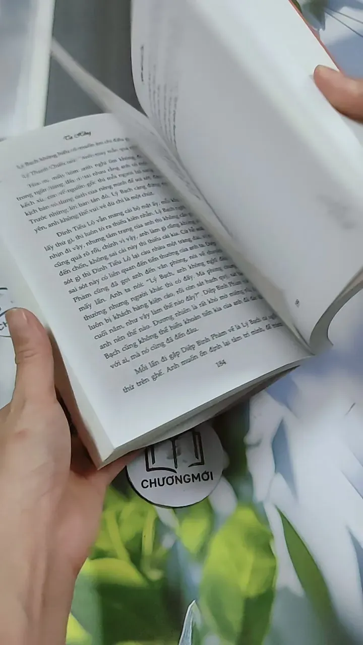 Gần Mặt Cách Lòng - Tạ Hồng 744733