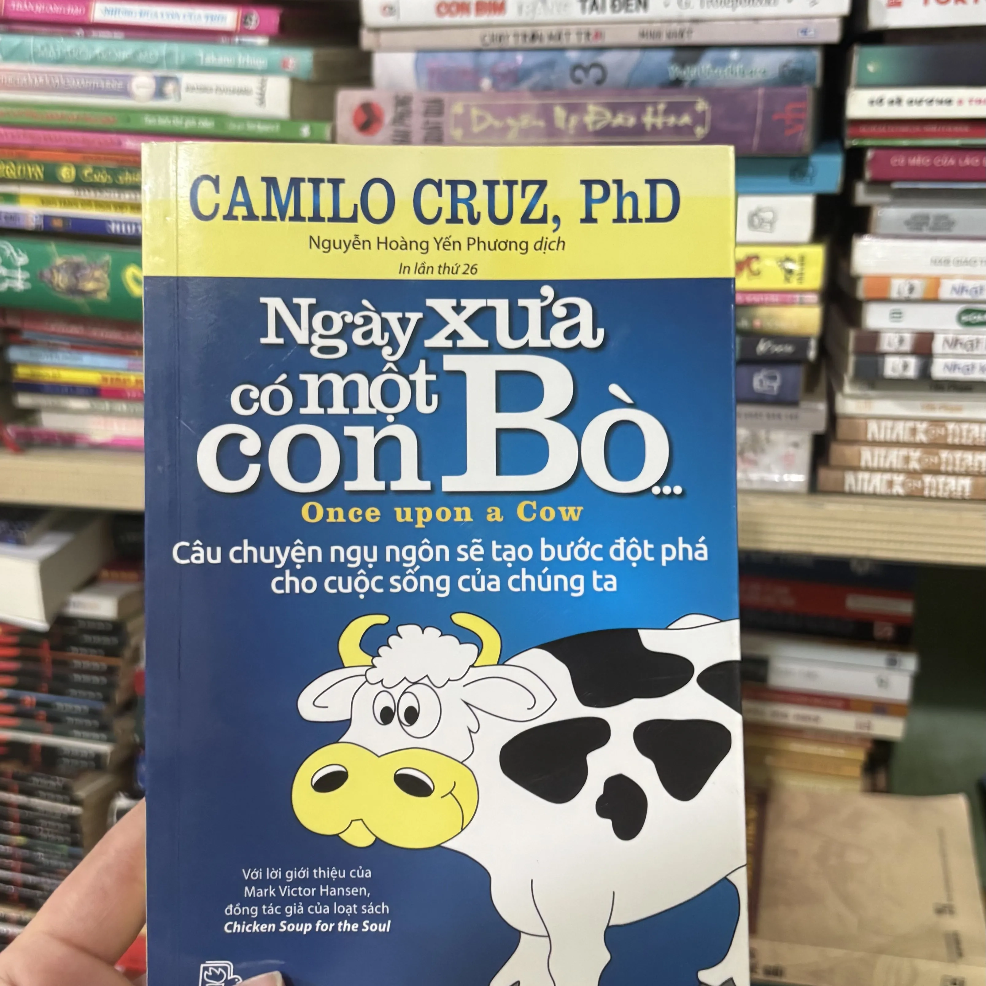 Ngày xưa có một con bò 🌊 by  - Sách Book Cover - Ngọc Hiển Books