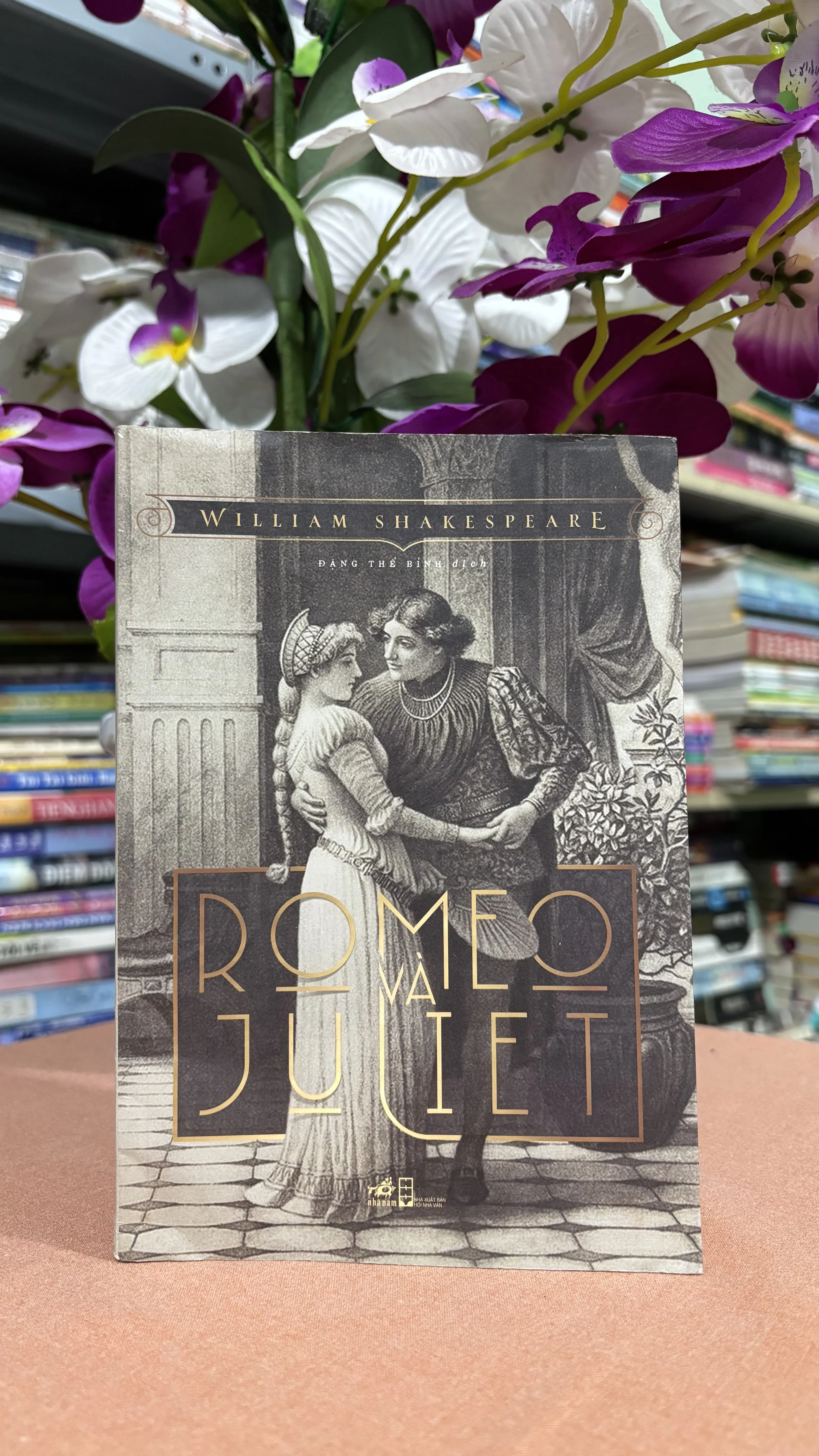 Romeo và Juliet 🌊 by  - Sách Book Cover - Ngọc Hiển Books