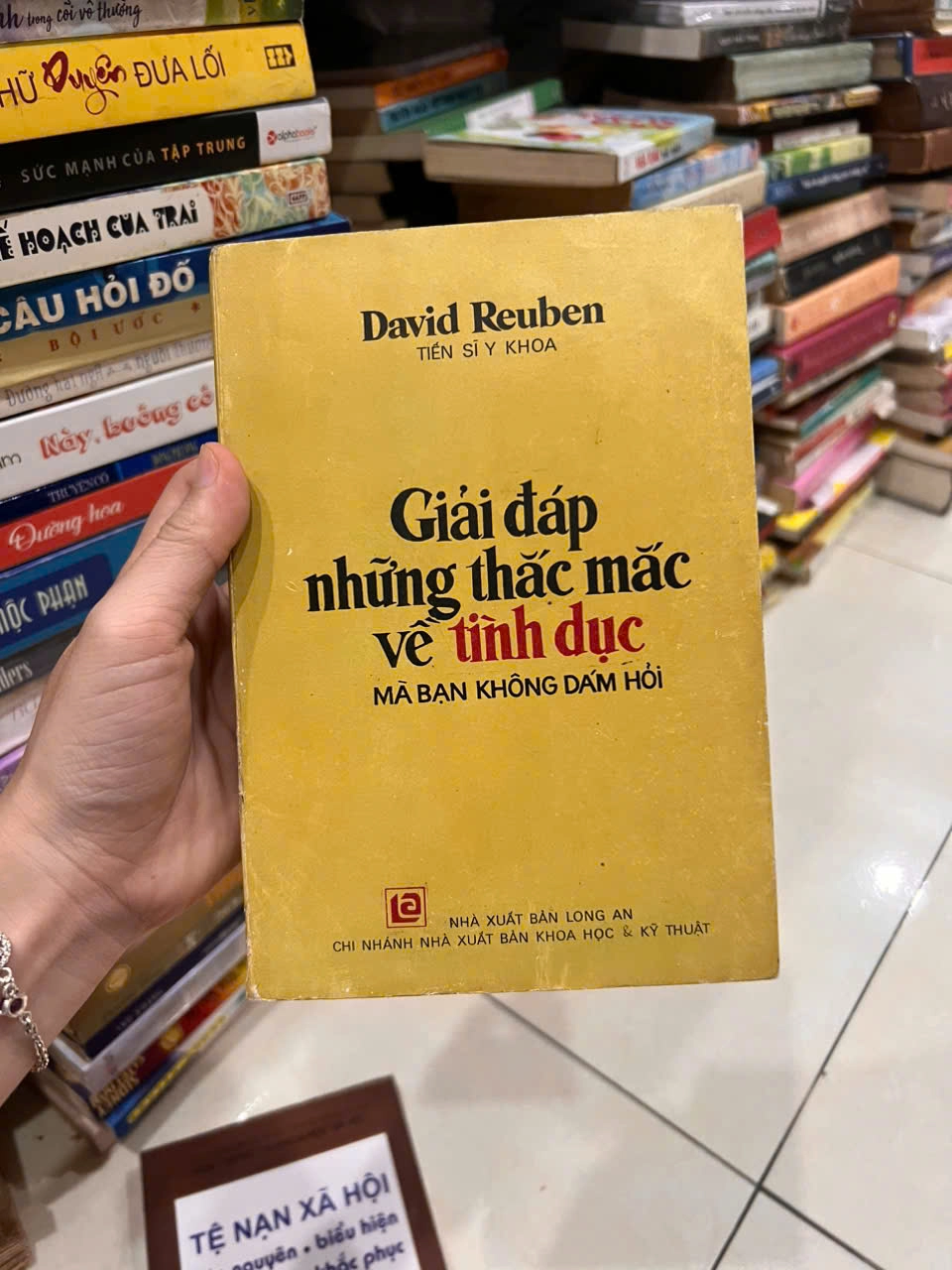 Giải Đáp Những Thắc Mắc Về Tình Dục Mà Bạn Không Dám Hỏi by  - Sách Book Cover - Ngọc Hiển Books