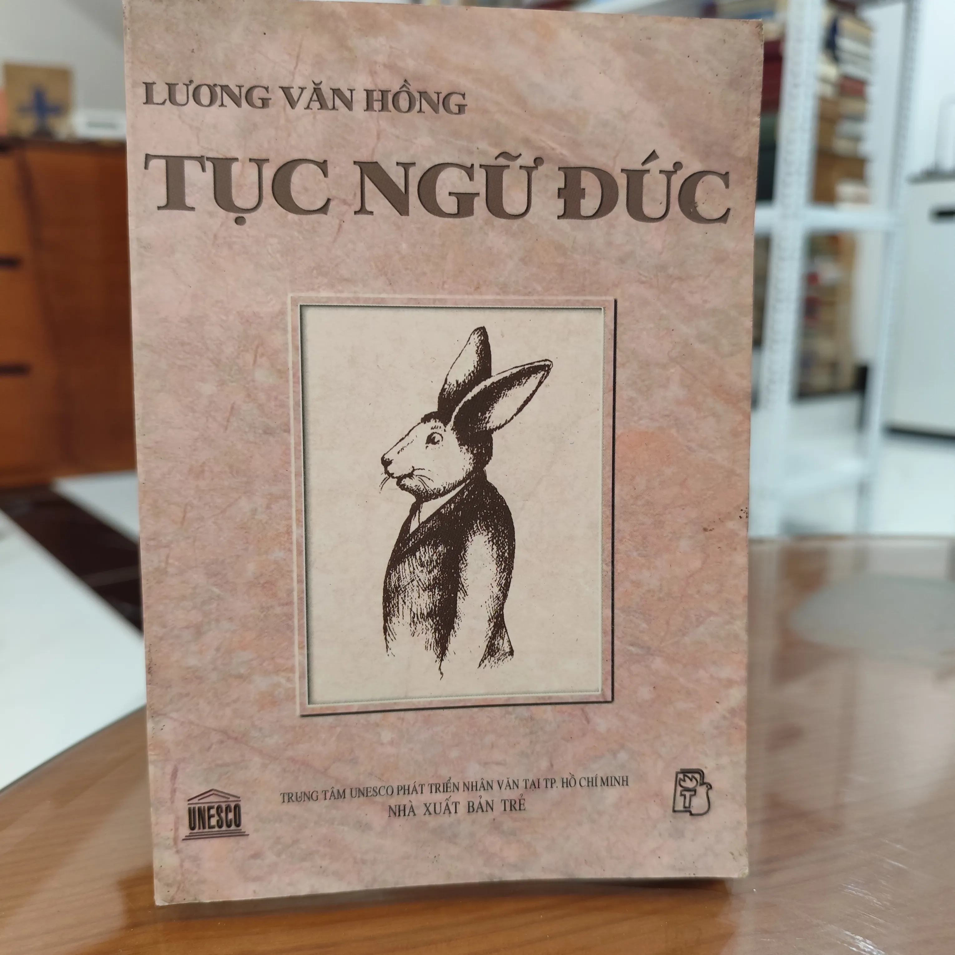 Tục ngữ đức - Lương Văn Hồng by  - Sách Book Cover - Ngọc Hiển Books