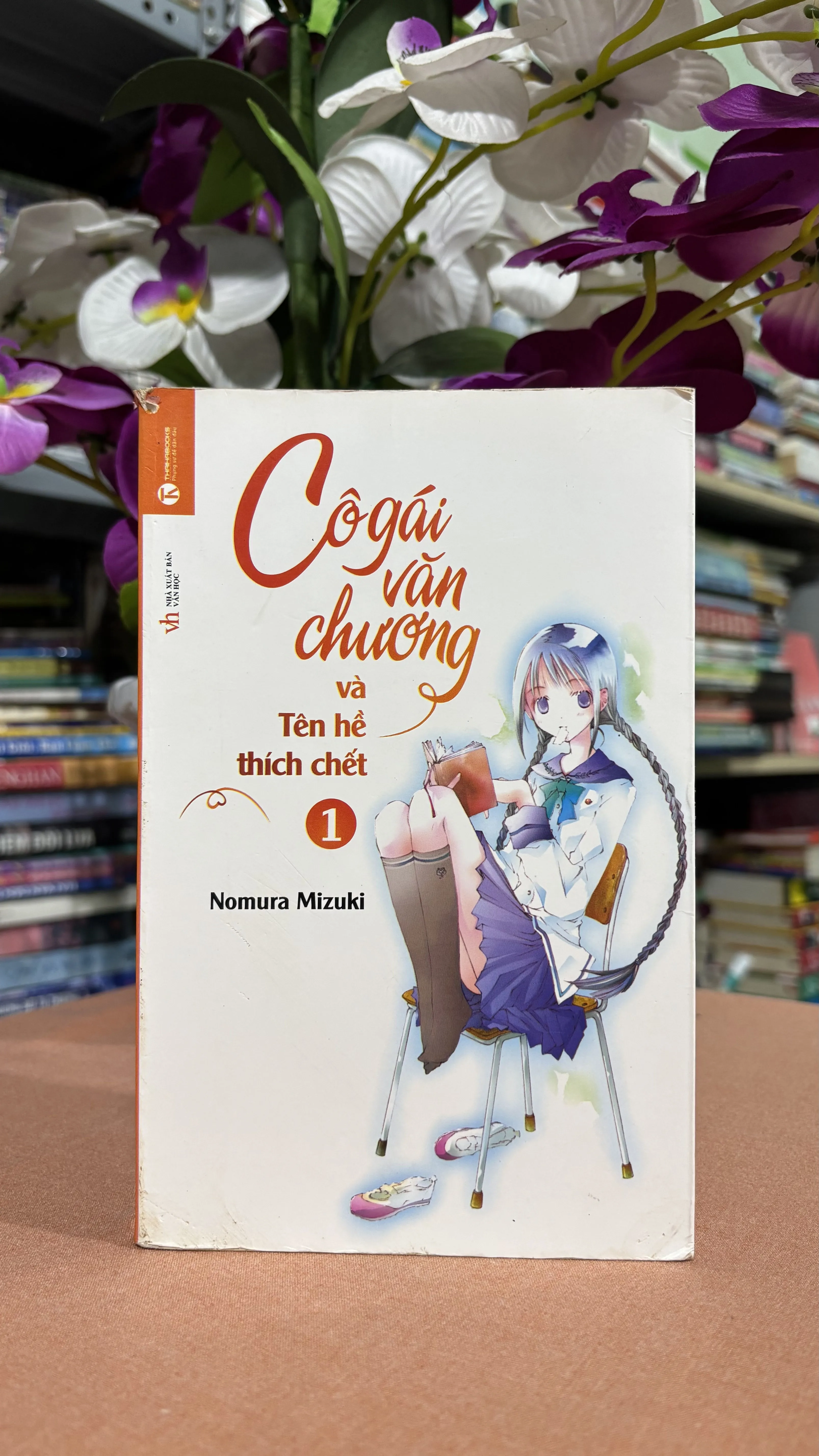 Cô gái văn chương và Tên hề thích chết 🌊 by  - Sách Book Cover - Ngọc Hiển Books