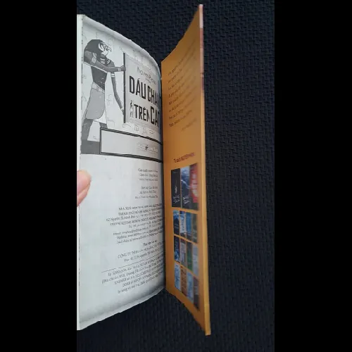 Dấu chân trên cát - Nguyên Phong