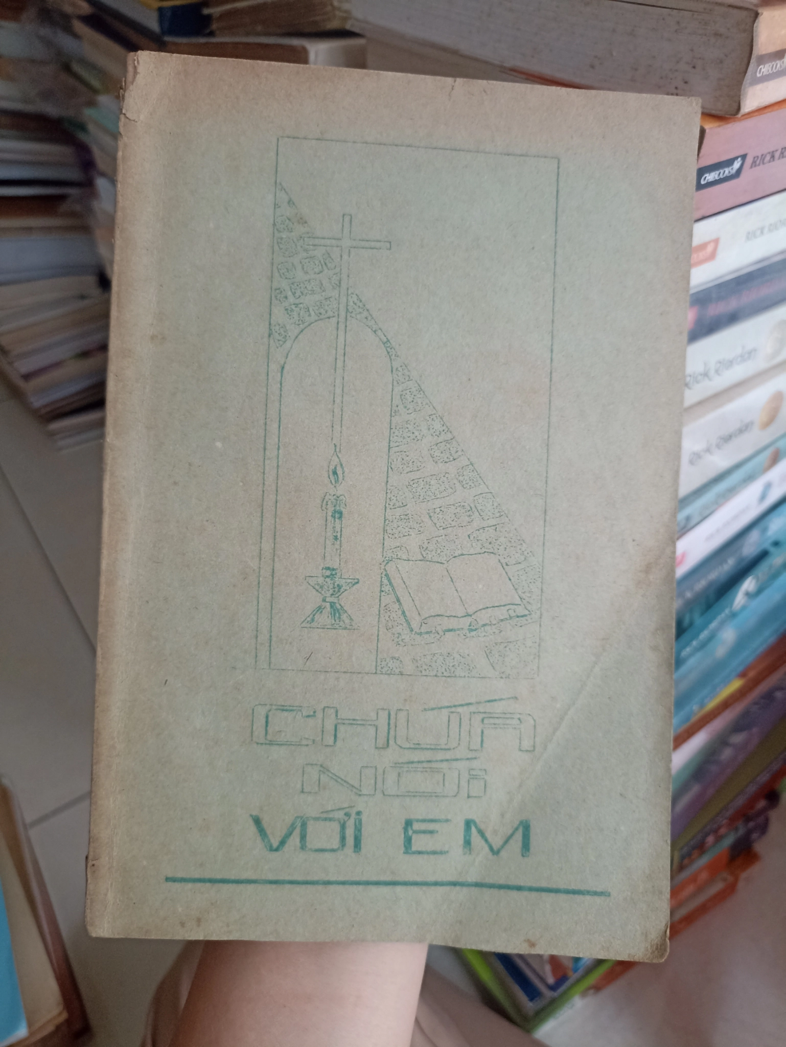 Chúa Nói Với Em 🌻 by  - Sách Book Cover - Ngọc Hiển Books