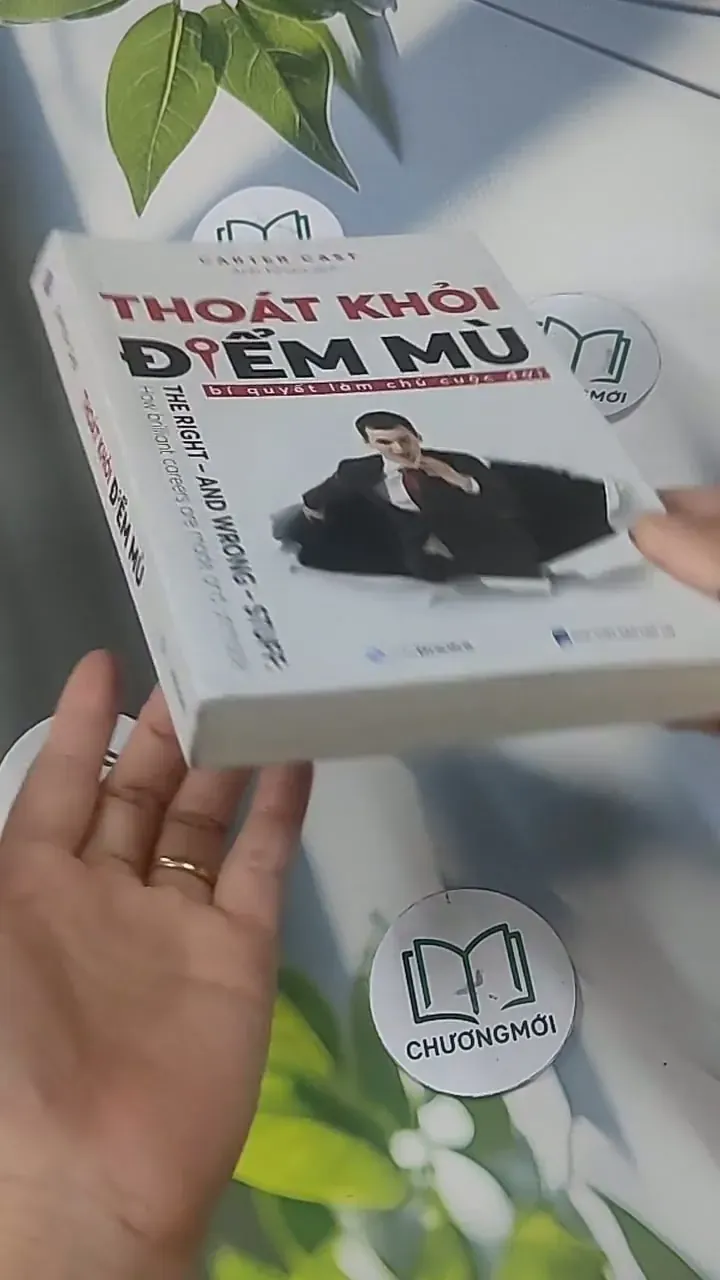 [MIỄN PHÍ BỌC SÁCH] Thoát Khỏi Điểm Mù - Carter Cast 705571