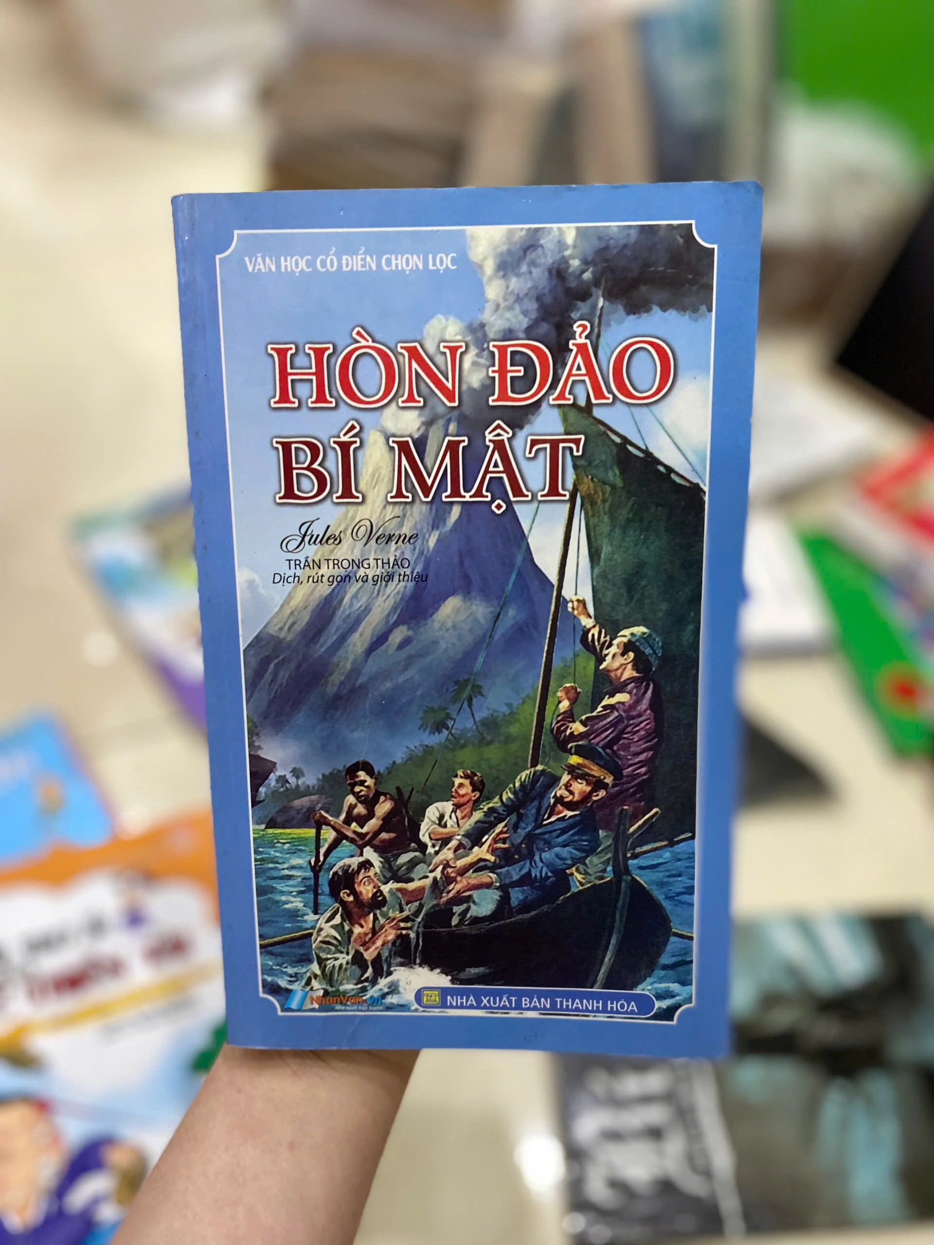 Hòn Đảo Bí Mật by  - Sách Book Cover - Ngọc Hiển Books