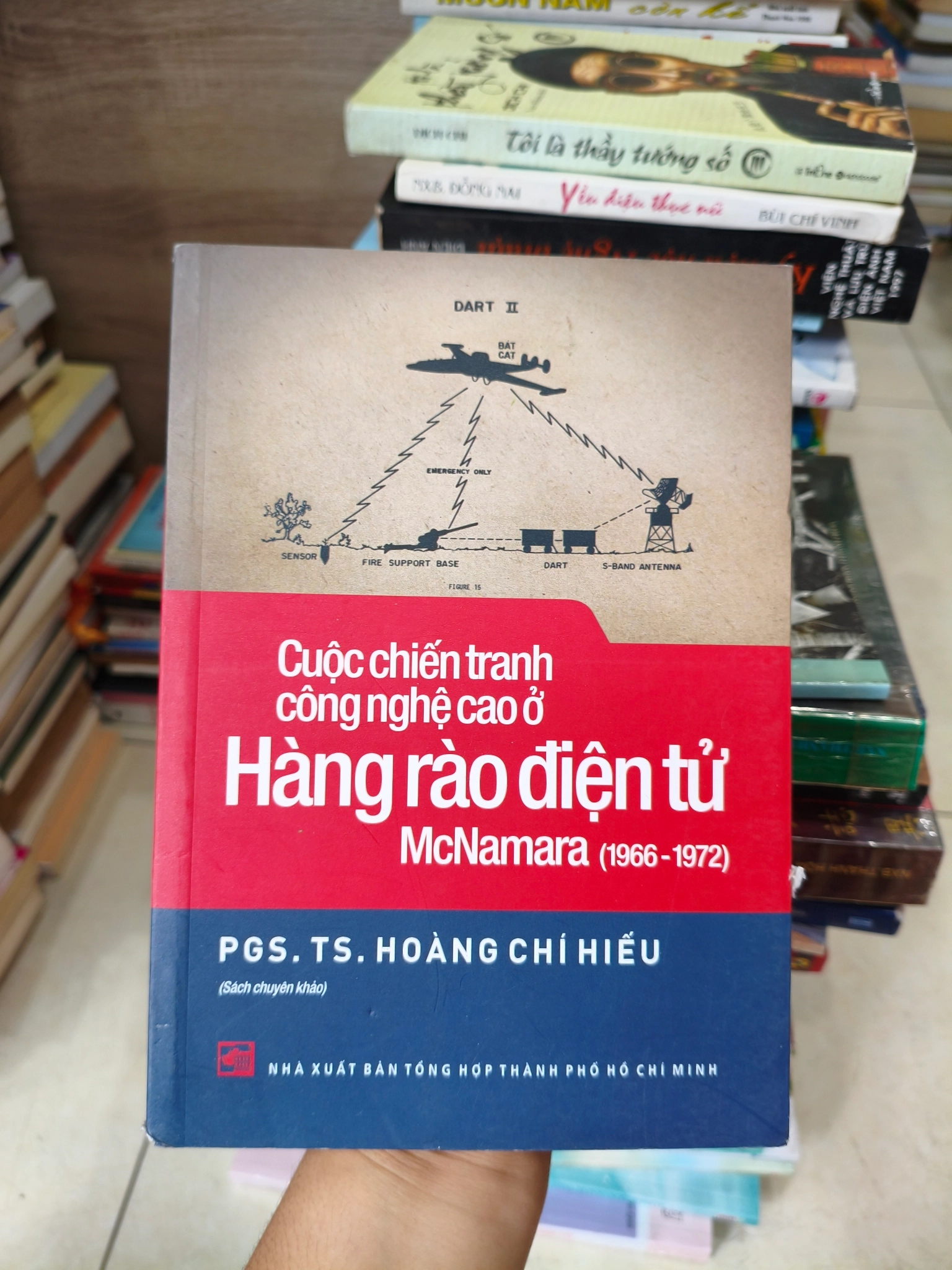 Cuộc chiến tranh công nghệ cao ở hàng rào điện tử McNamara (1966-1972) 🌱 by  - Sách Book Cover - Ngọc Hiển Books