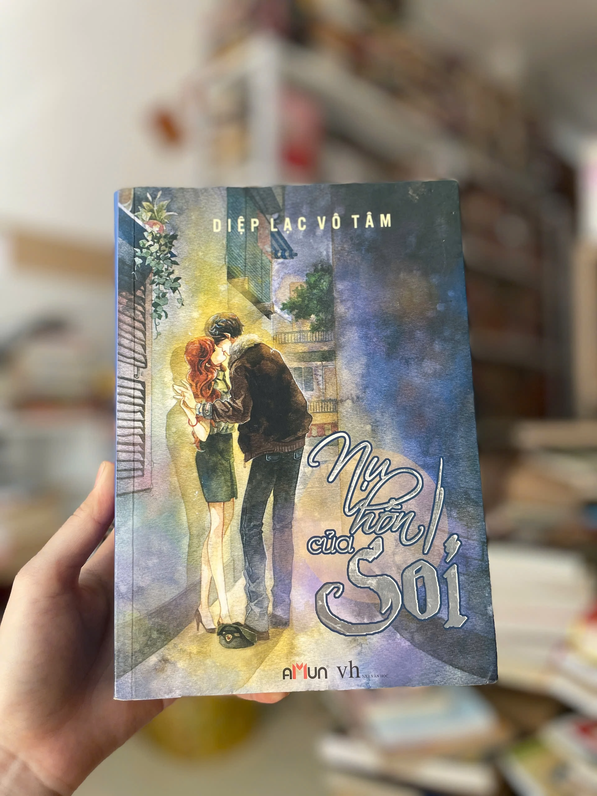 Nụ Hôn Của Sói by  - Sách Book Cover - Ngọc Hiển Books
