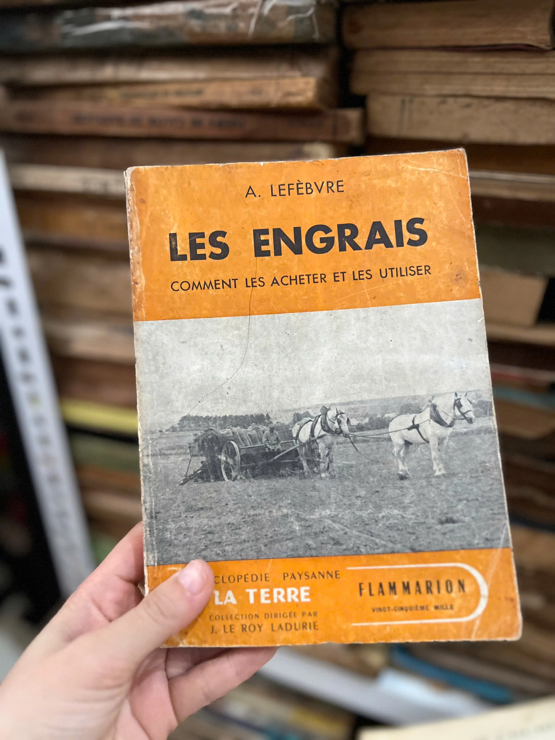 Les engrais: Comment les acheter et les utiliser by  - Sách Book Cover - Ngọc Hiển Books