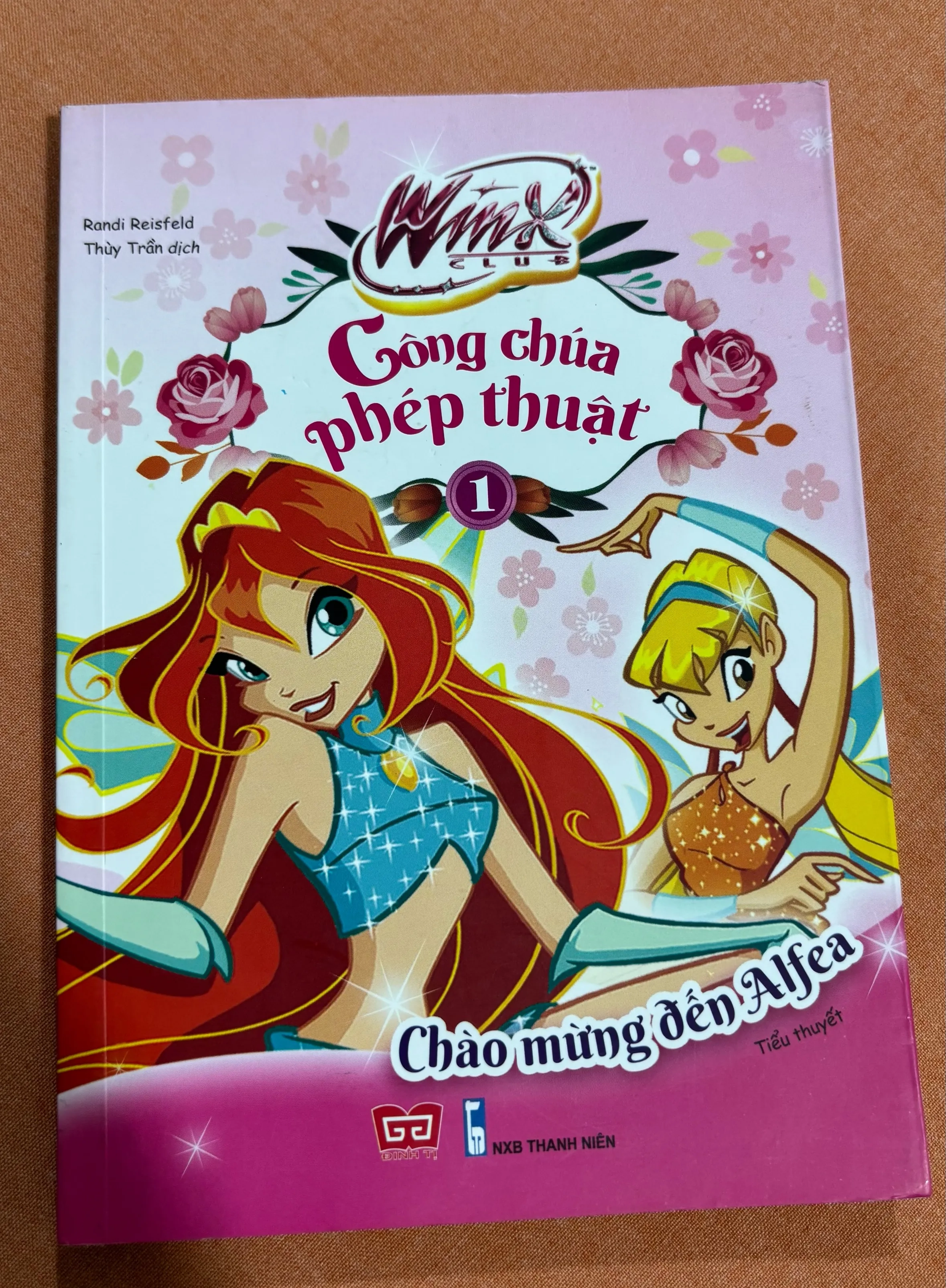 Công chúa phép thuật Winx 🌊 by  - Sách Book Cover - Ngọc Hiển Books
