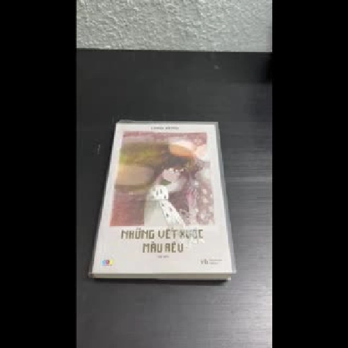 Những vết xước màu rêu