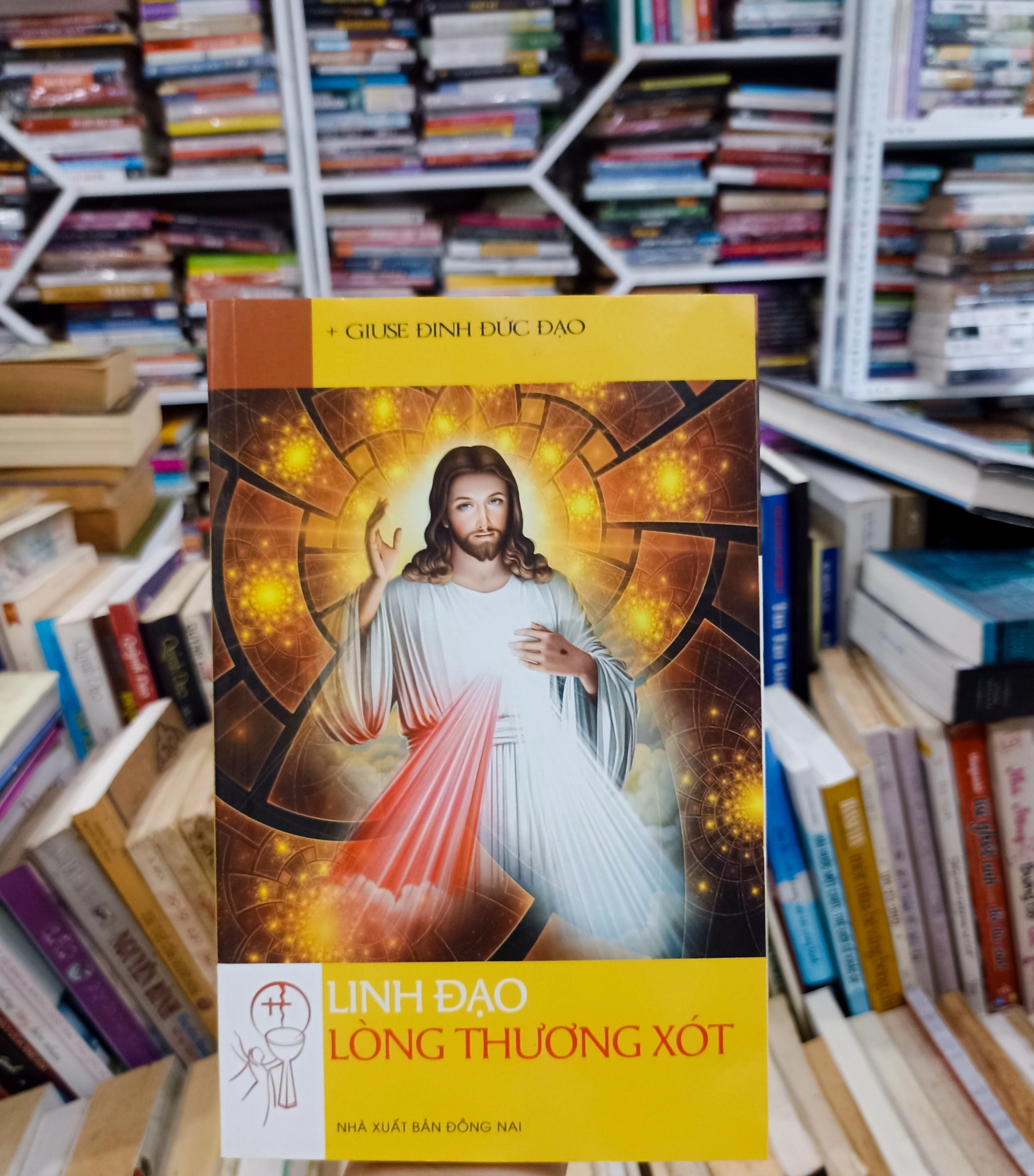 Linh đạo lòng thương xót 🌻 by  - Sách Book Cover - Ngọc Hiển Books