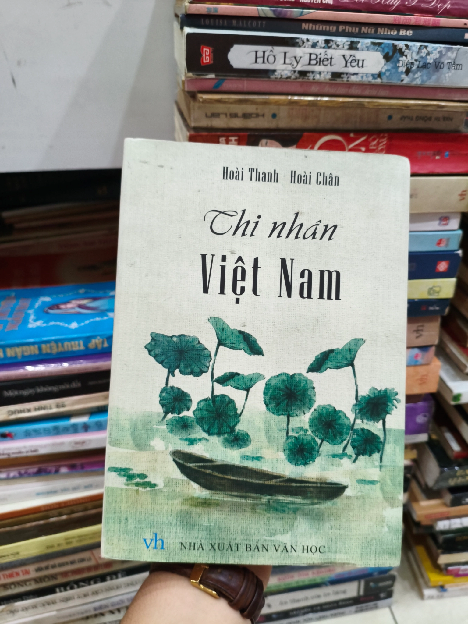 Suối nhung reo 🌱 có chữ kí tác giả by  - Sách Book Cover - Ngọc Hiển Books