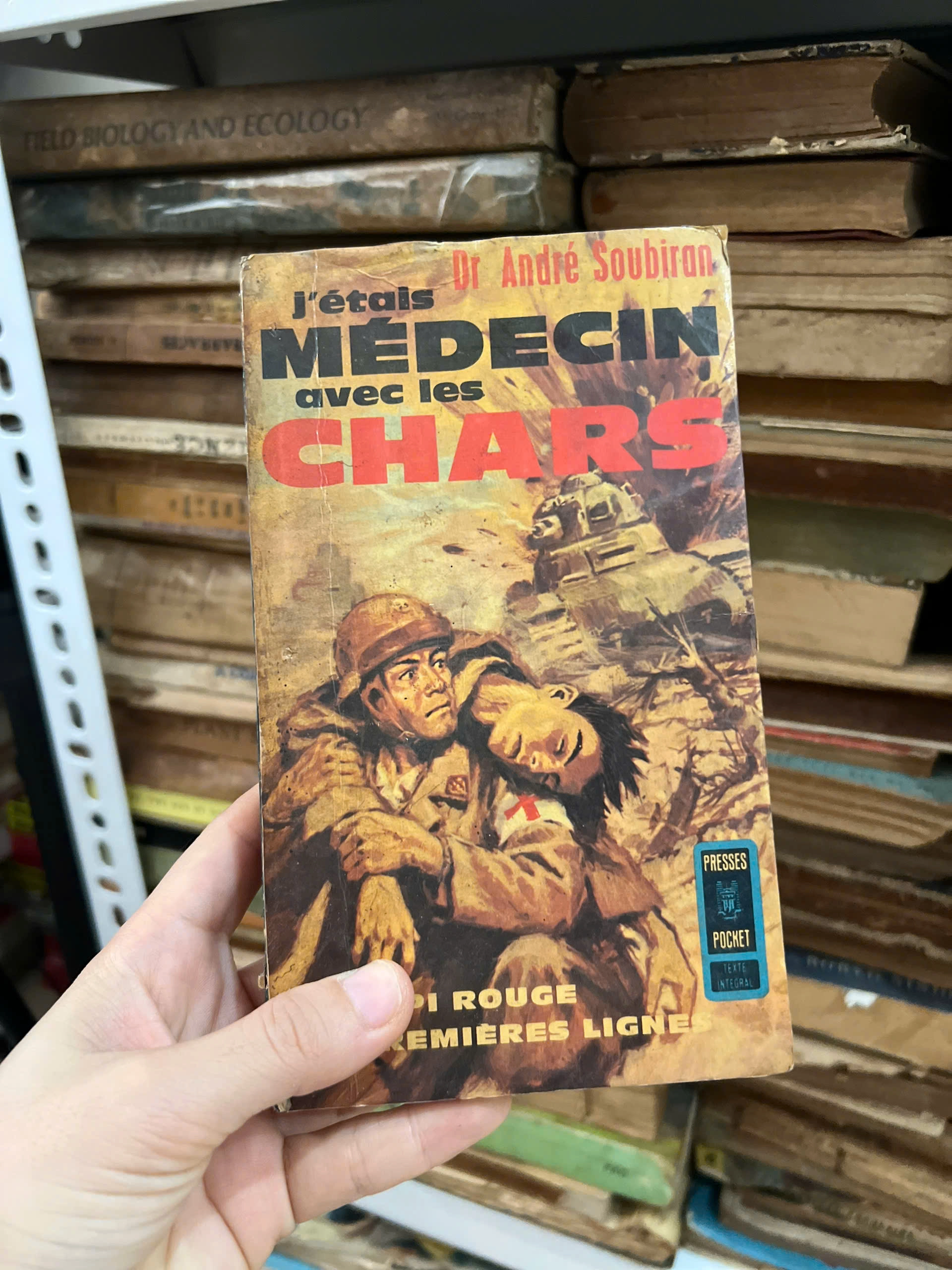 J'étais médecin avec les chars by  - Sách Book Cover - Ngọc Hiển Books