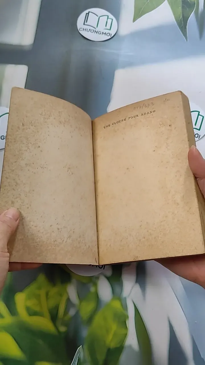 [XƯA] Une cloche pour Adano (1945) - John Hersey 754463