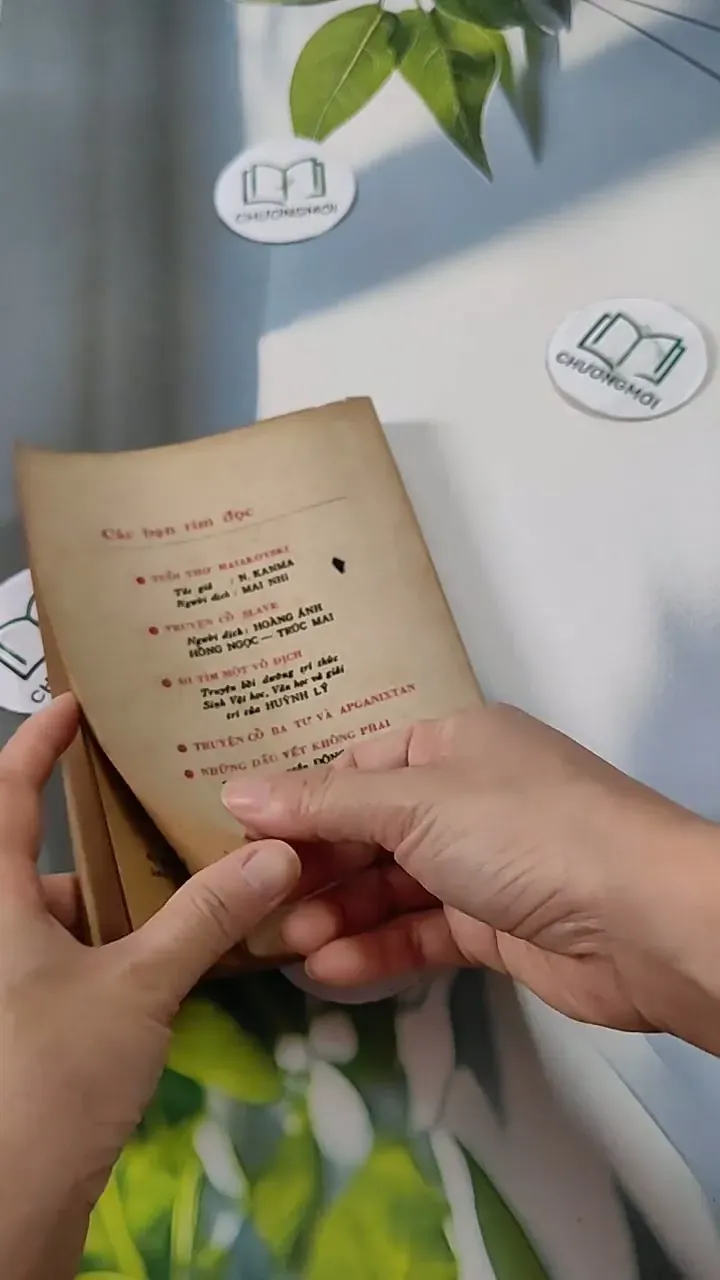 [MIỄN PHÍ BỌC SÁCH] Trăng Là Cung Sao Là Đạn - Trúc Chi 713815