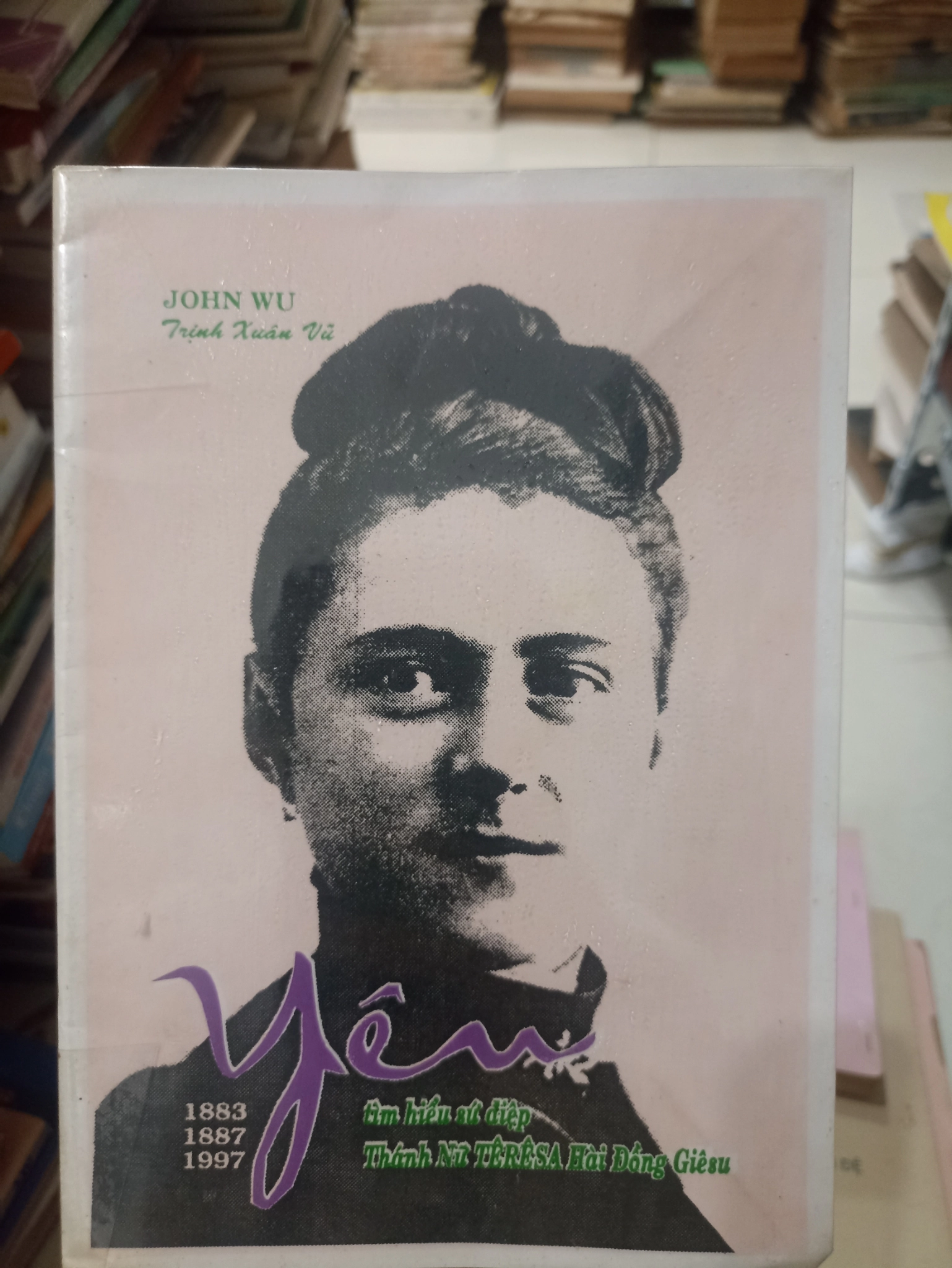 Yêu - Tìm Hiểu Sứ Điệp Thánh Nữ Têrêsa🌻 by  - Sách Book Cover - Ngọc Hiển Books