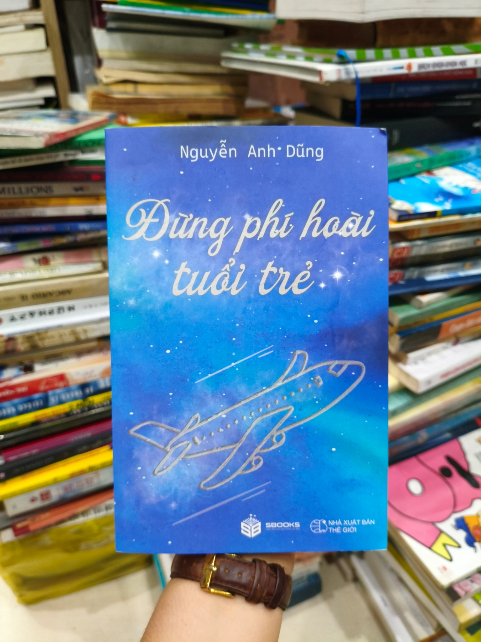 Đừng phí hoài tuổi trẻ 🌱 by  - Sách Book Cover - Ngọc Hiển Books