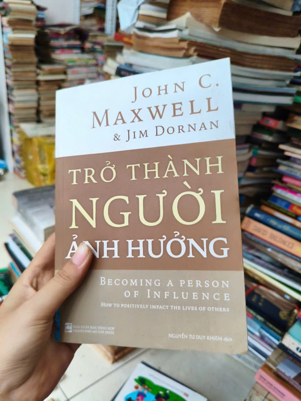 Trở thành người ảnh hưởng 🌳 by  - Sách Book Cover - Ngọc Hiển Books