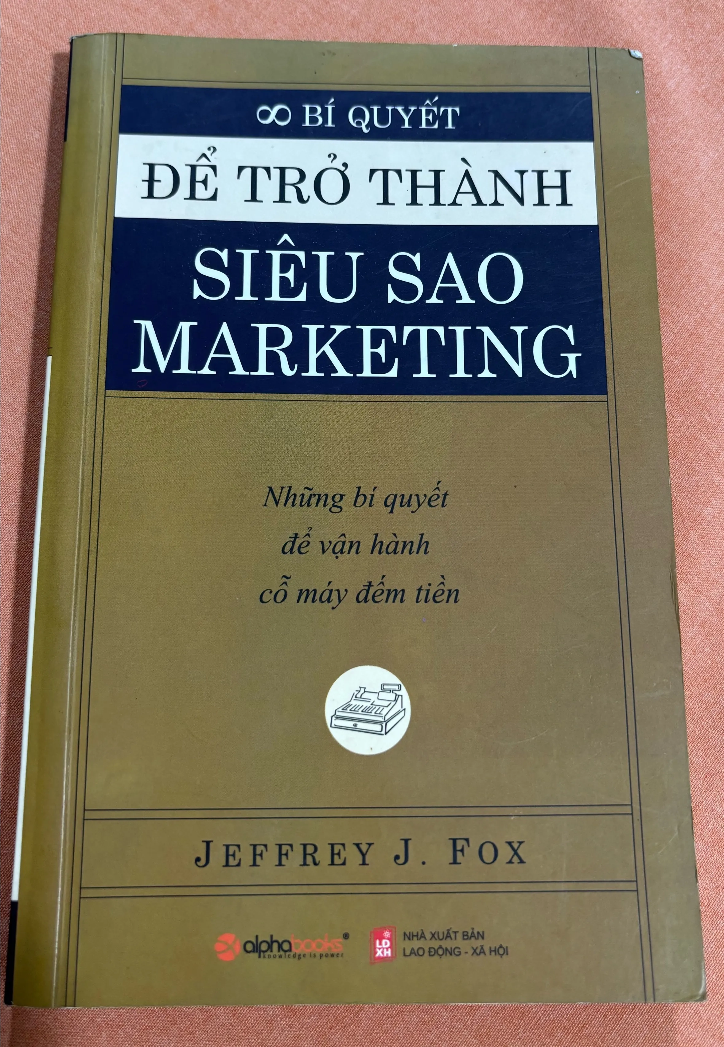 Để trở thành siêu sao marketing 🌊 by  - Sách Book Cover - Ngọc Hiển Books