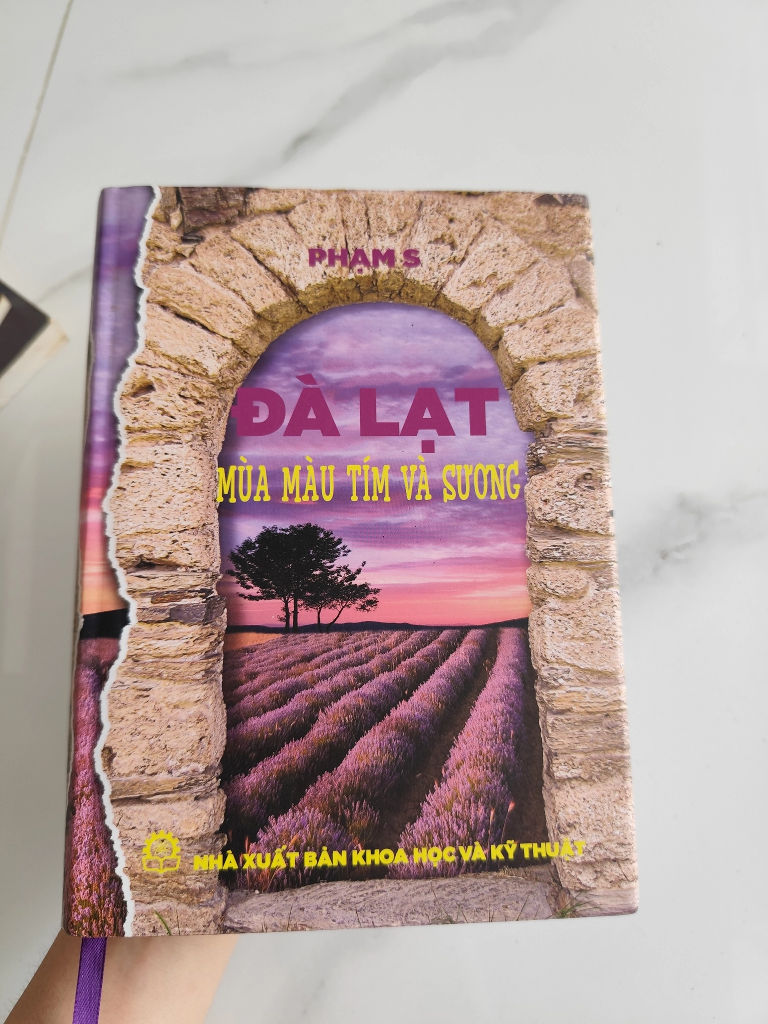 Đà Lạt mùa màu tím và sương- Ths Phạm S by  - Sách Book Cover - Ngọc Hiển Books