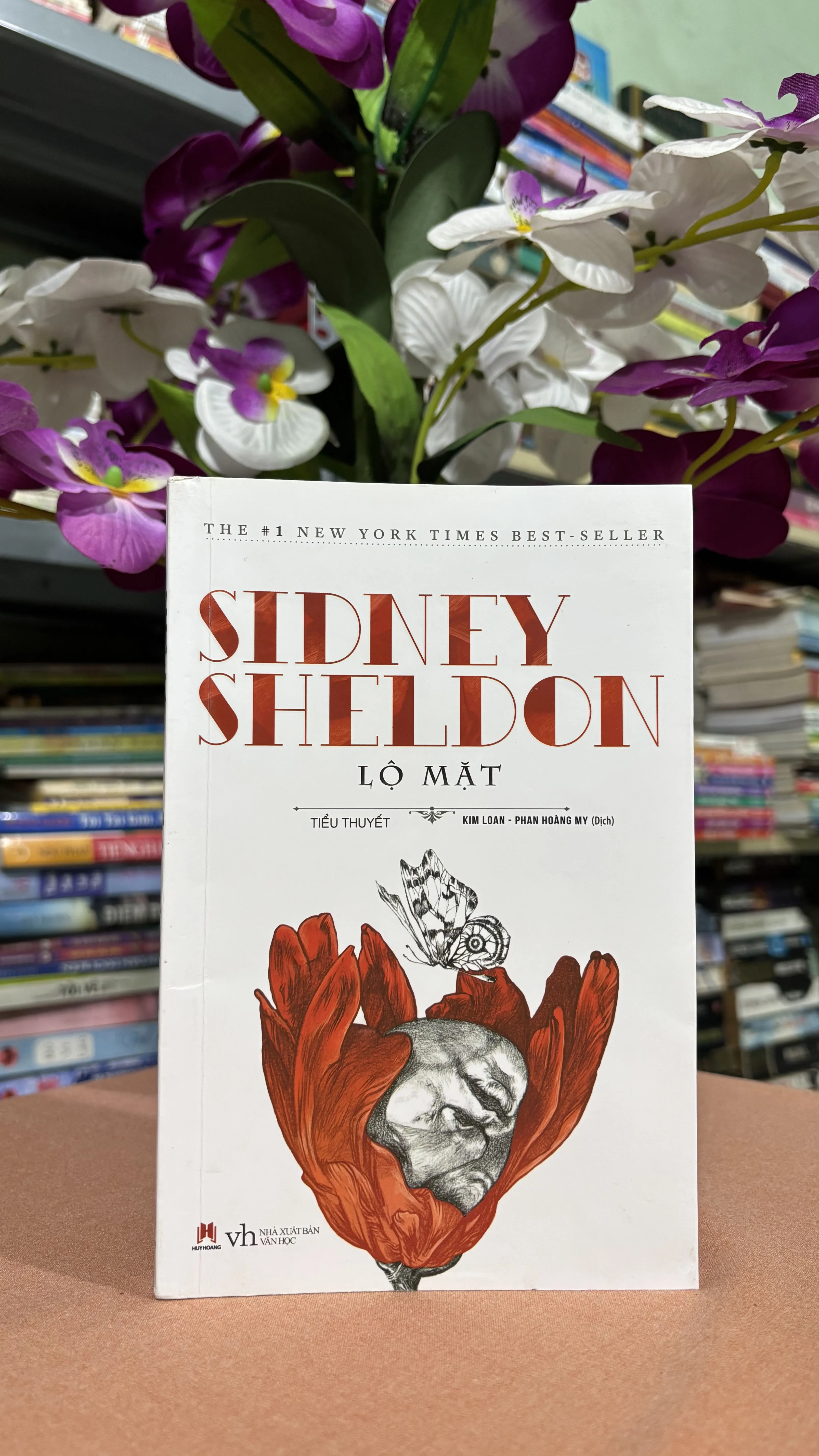 Lộ mặt - Sidney Sheldon 🌊 by  - Sách Book Cover - Ngọc Hiển Books