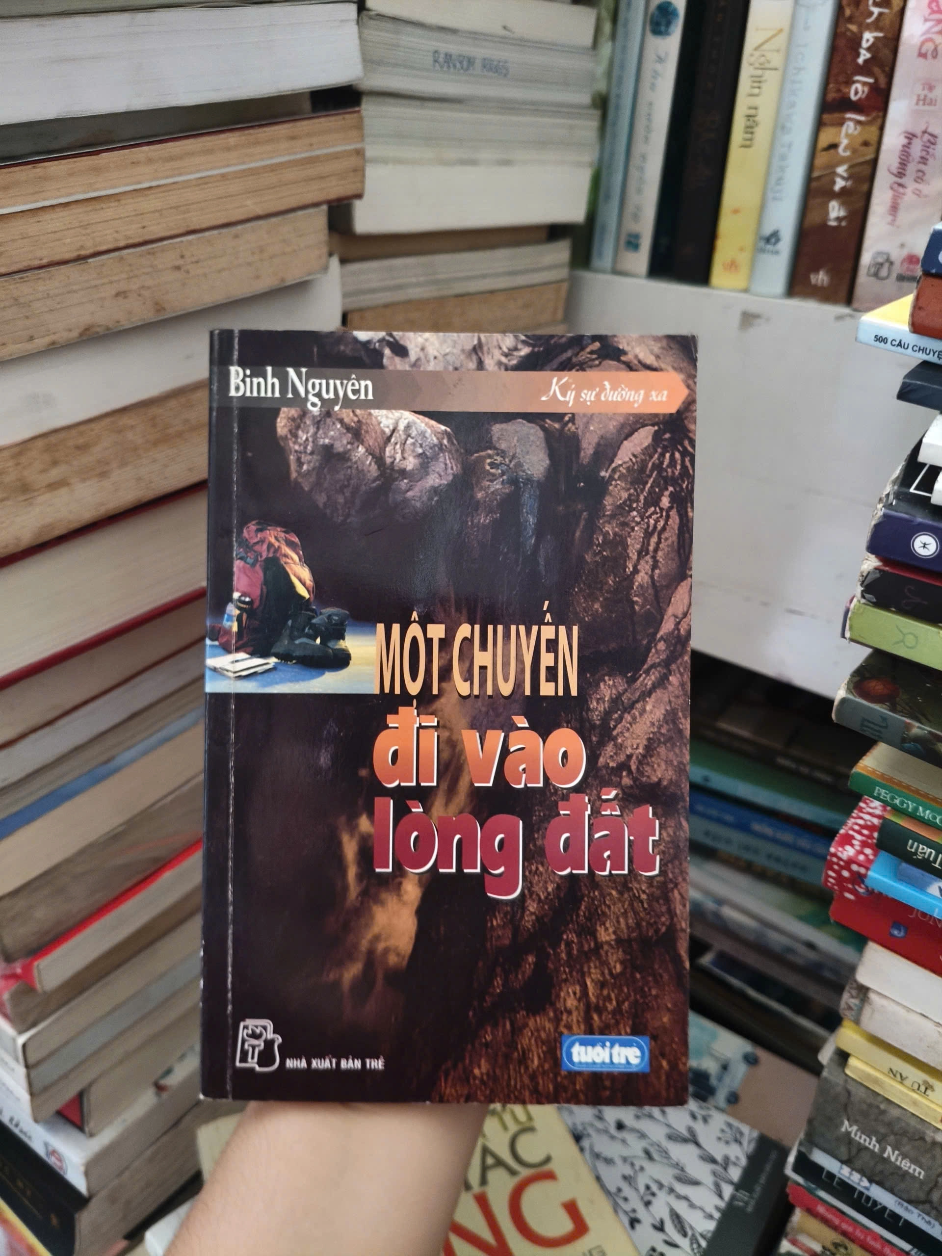 Mua Một Chuyến Đi Vào Lòng Đất by  - Sách Book Cover - Ngọc Hiển Books