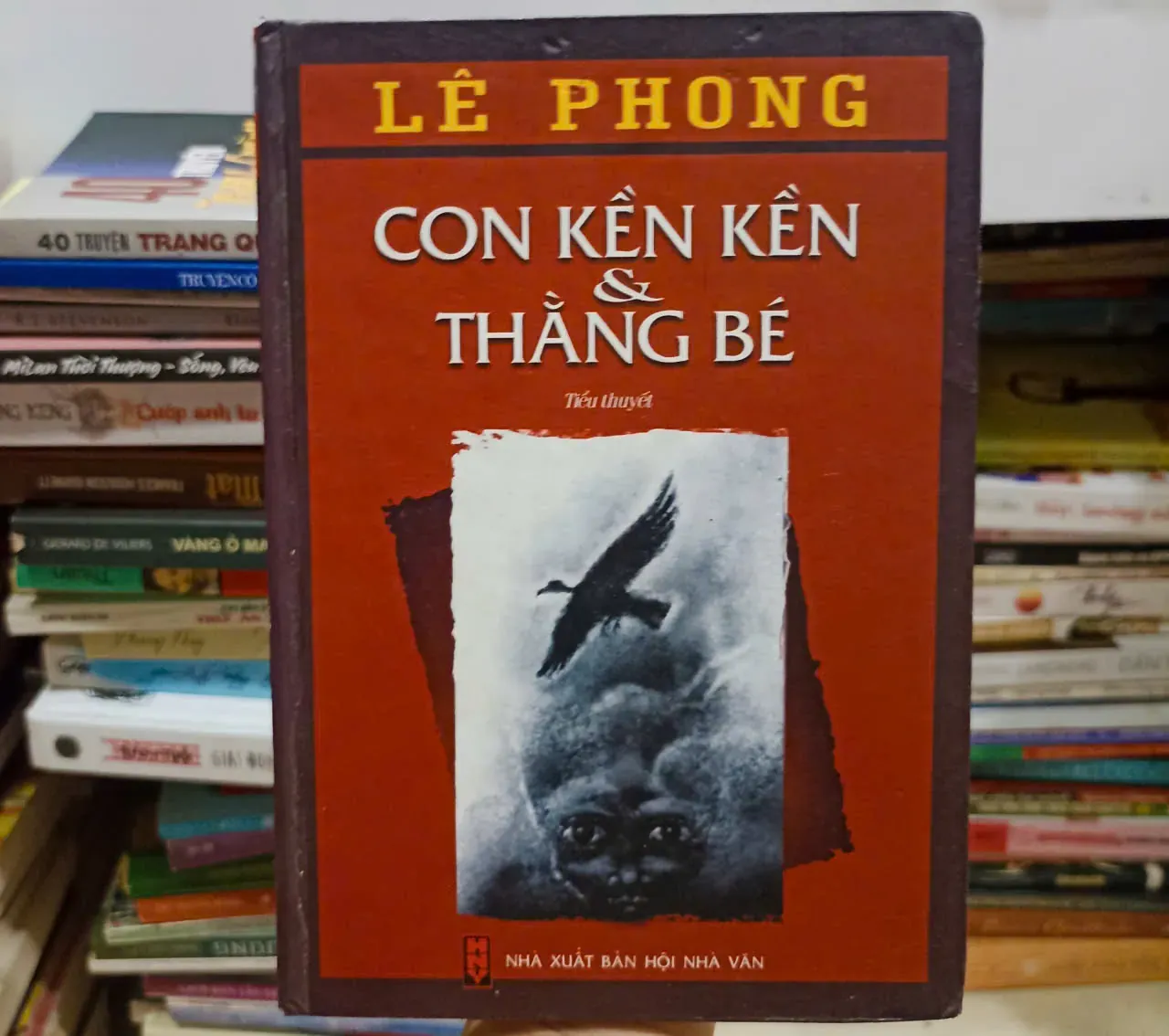 Con kền kền & thằng bé🌻 by  - Sách Book Cover - Ngọc Hiển Books