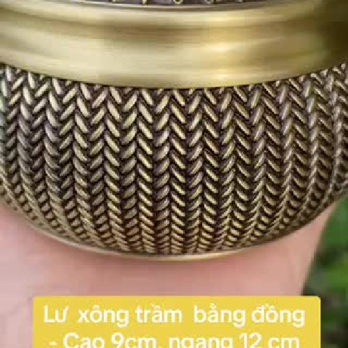 Lư xông trầ bằng đòng chuẩn size nặng 450g, cao 9cm, ngang 12cm hoa văn sắc nét tinh tế. 147375