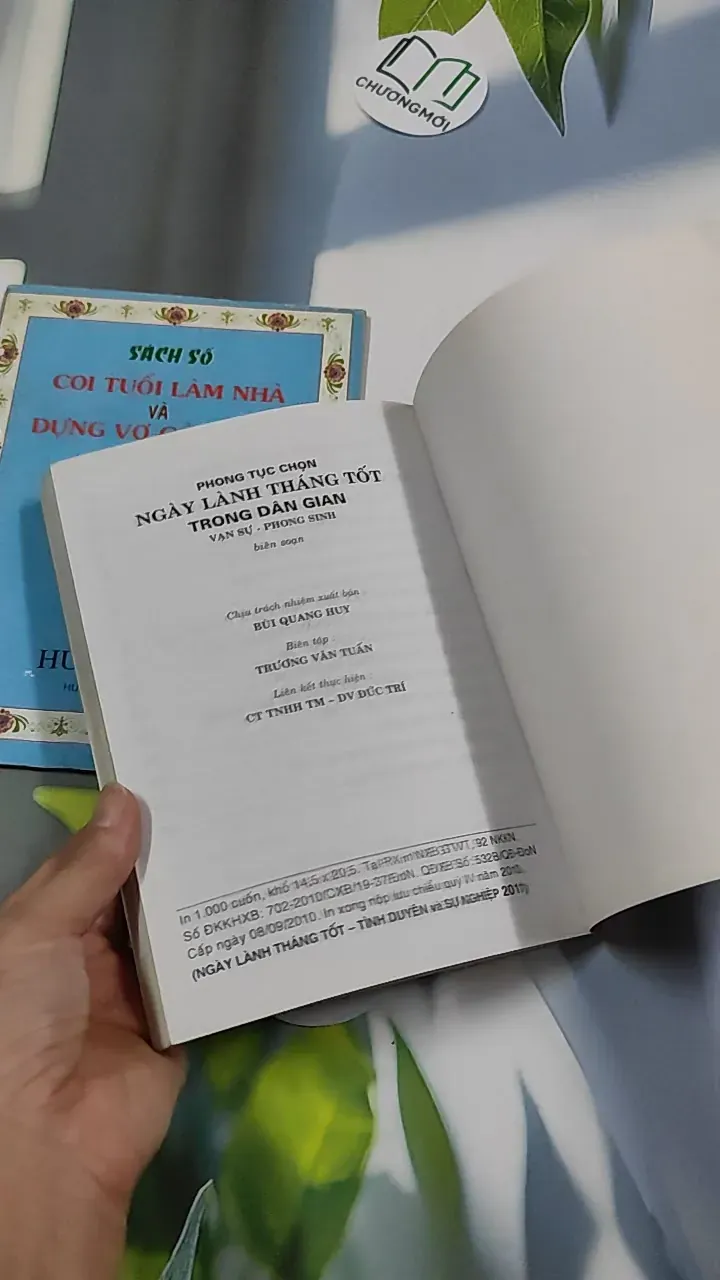 Combo: Coi Tuổi Làm Nhà & Dựng Vợ Gả Chồng ,Ngày Lành Tháng Tốt: Tình Duyên & Sự Nghiệp 2011 776196