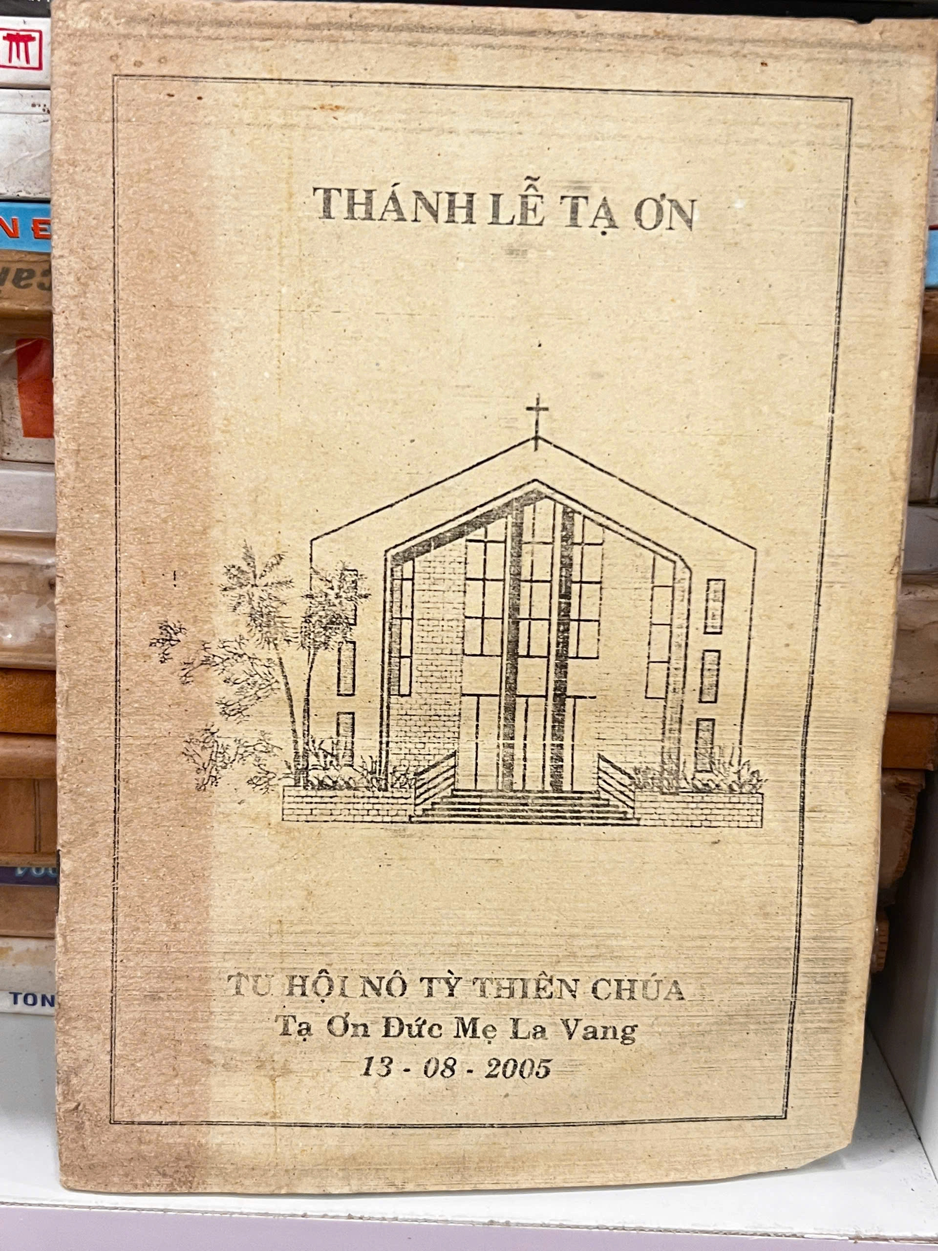Thánh lễ tạ ơn - Tu Hội Nô Tỳ Thiên Chúa by  - Sách Book Cover - Ngọc Hiển Books