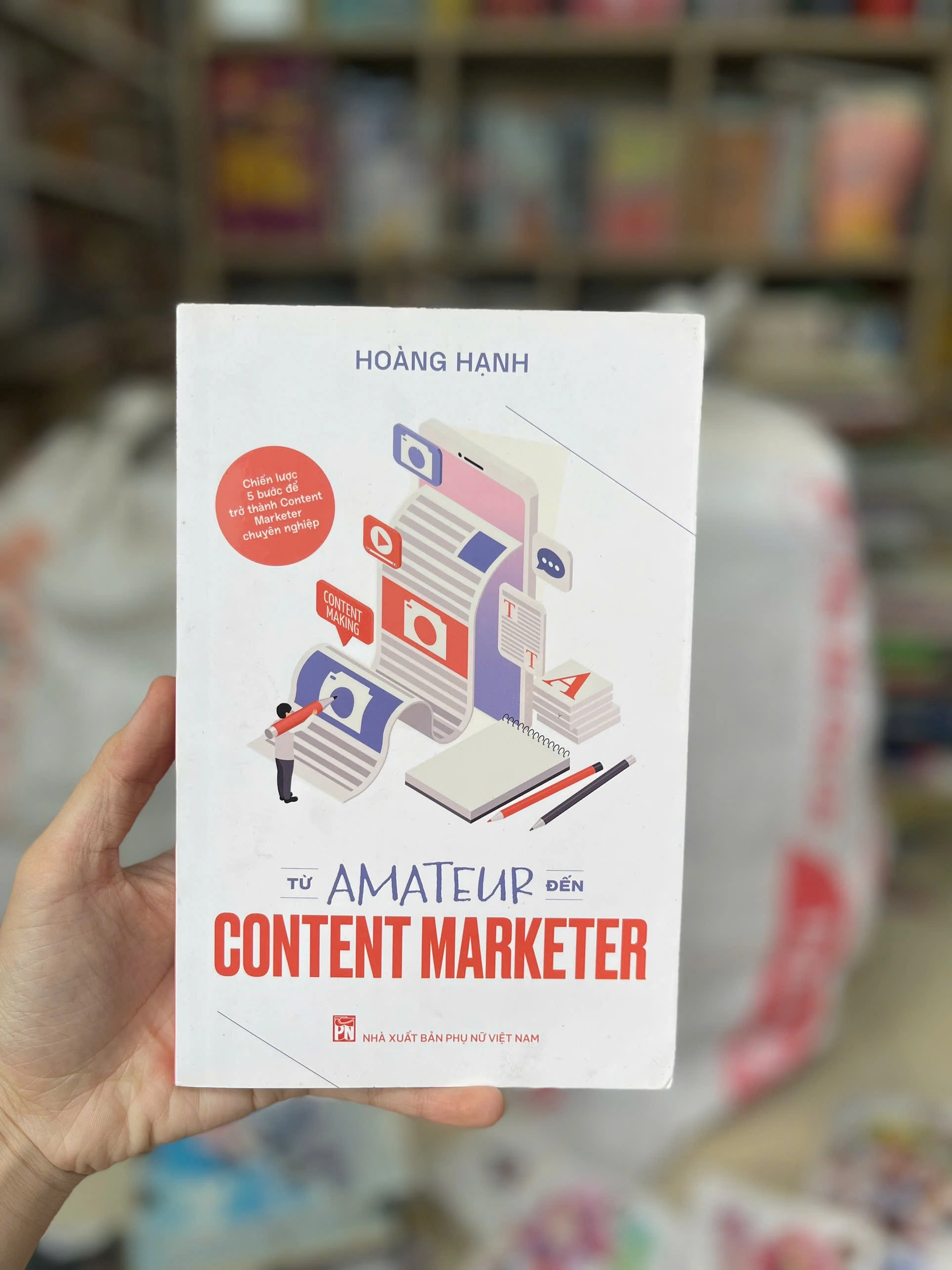 Từ Amateur Đến Content Marketerv by  - Sách Book Cover - Ngọc Hiển Books